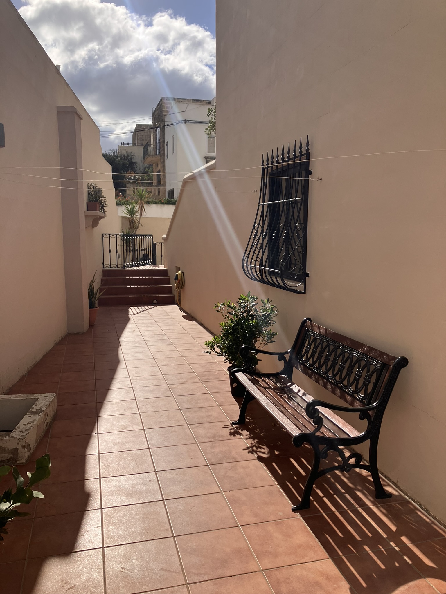 St. Julians Apt with yards and separate  entrance