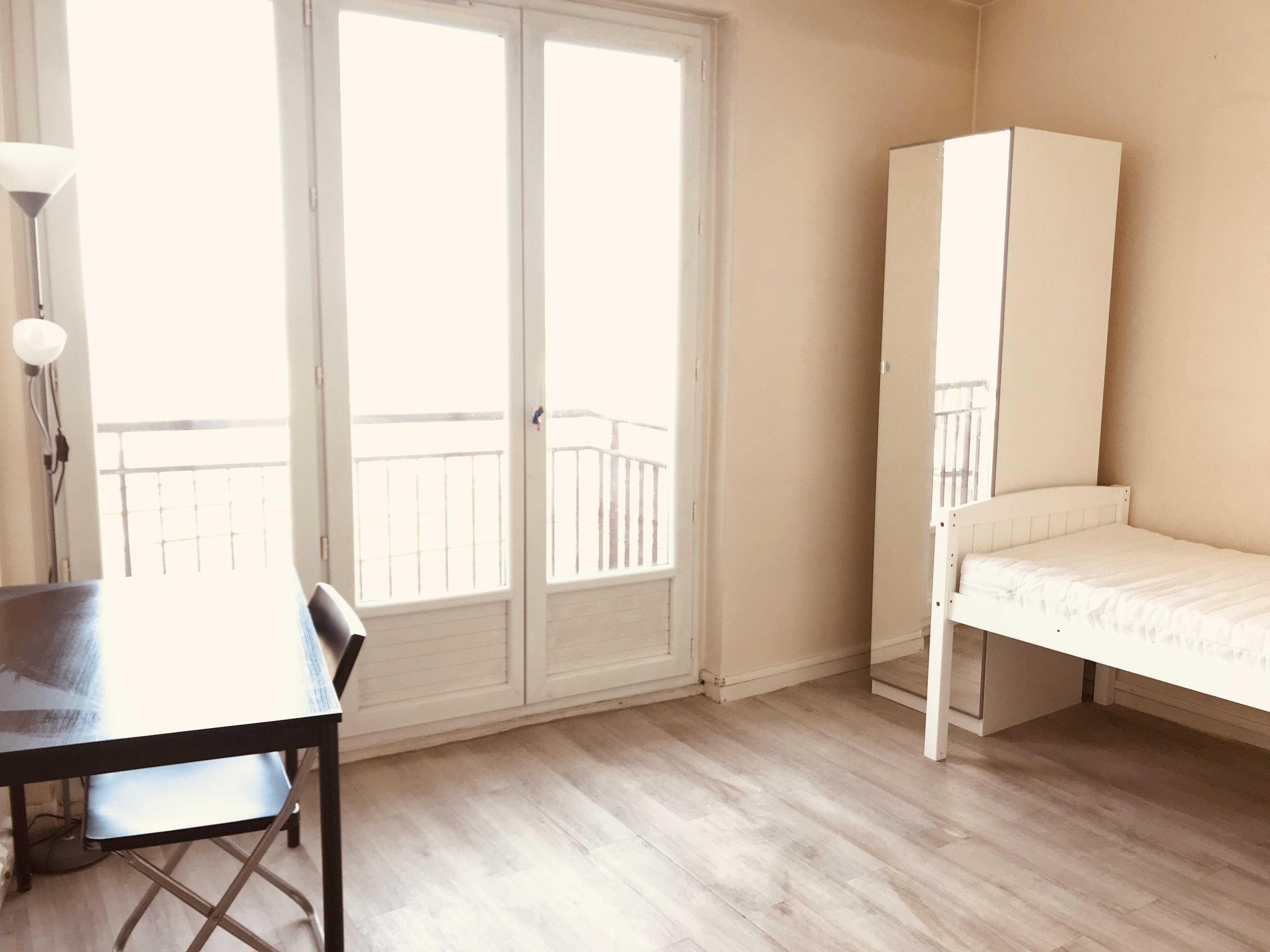 Private Room near Paris