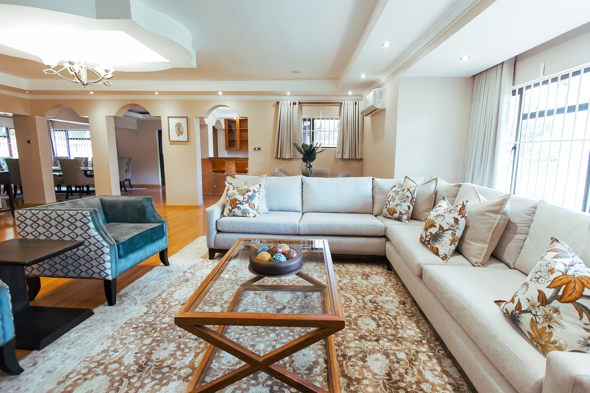 Casa De Lolo: Harare's Premier 4BR Retreat