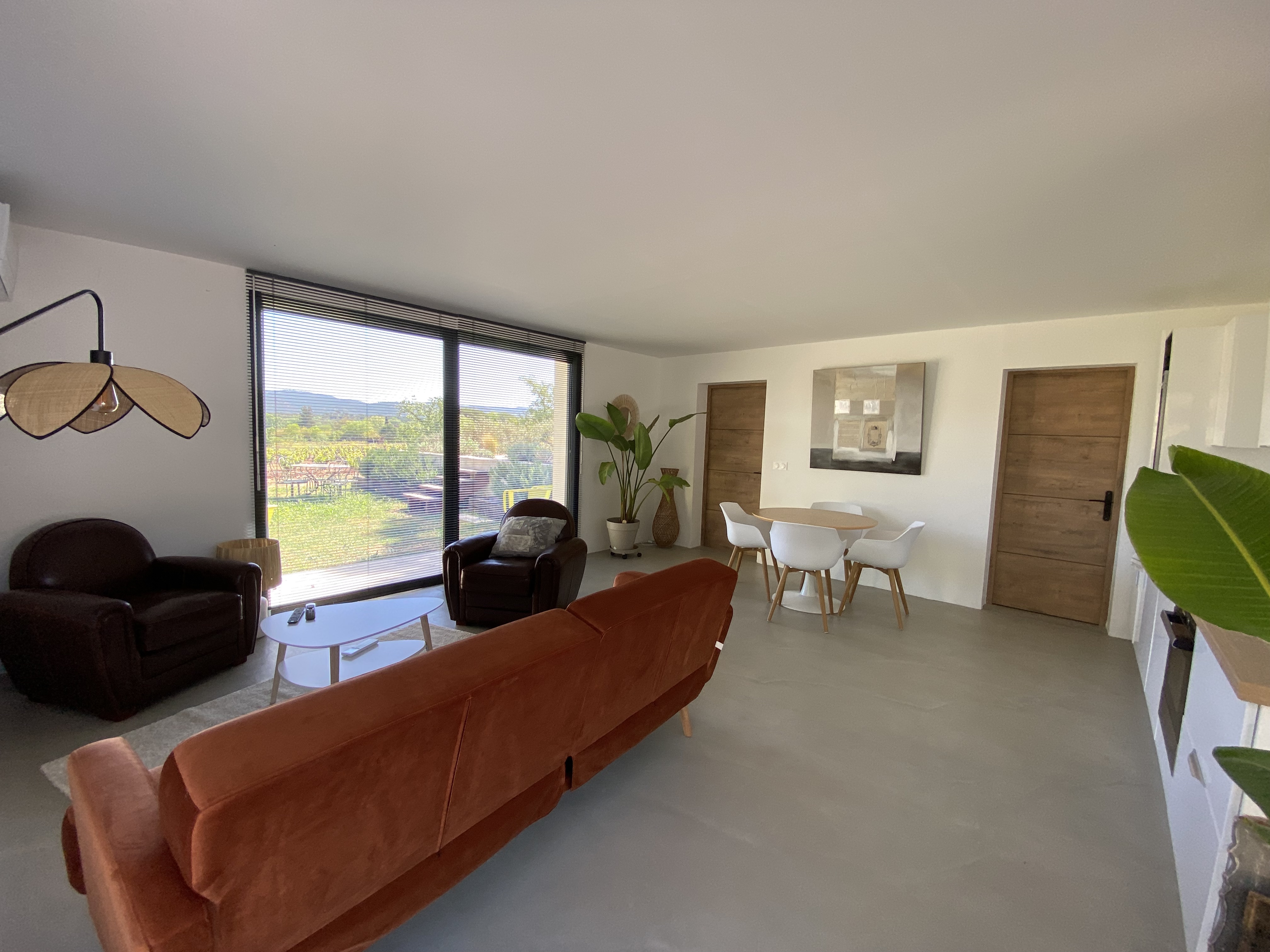 Large apartment with garden