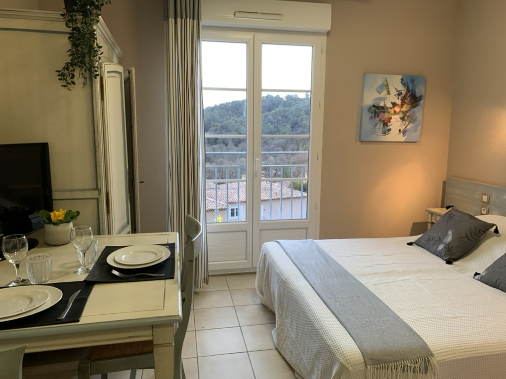 Your holiday in our studio for 2 in Callian