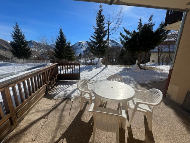 8-person apartment 50 m from the ski slopes