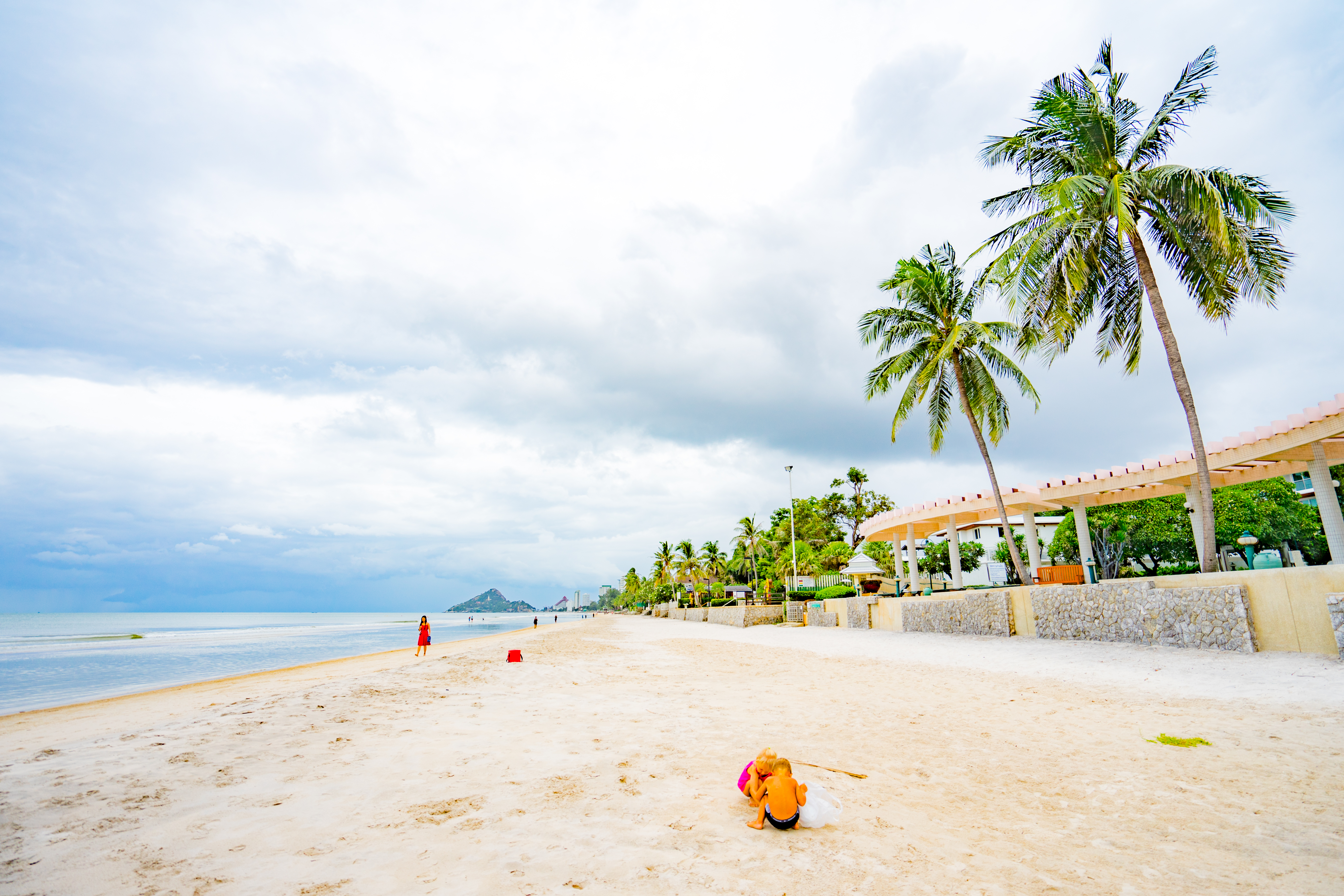 3-Pool, 110sq.m, Beachfront, Supermarket, 300MWiFi