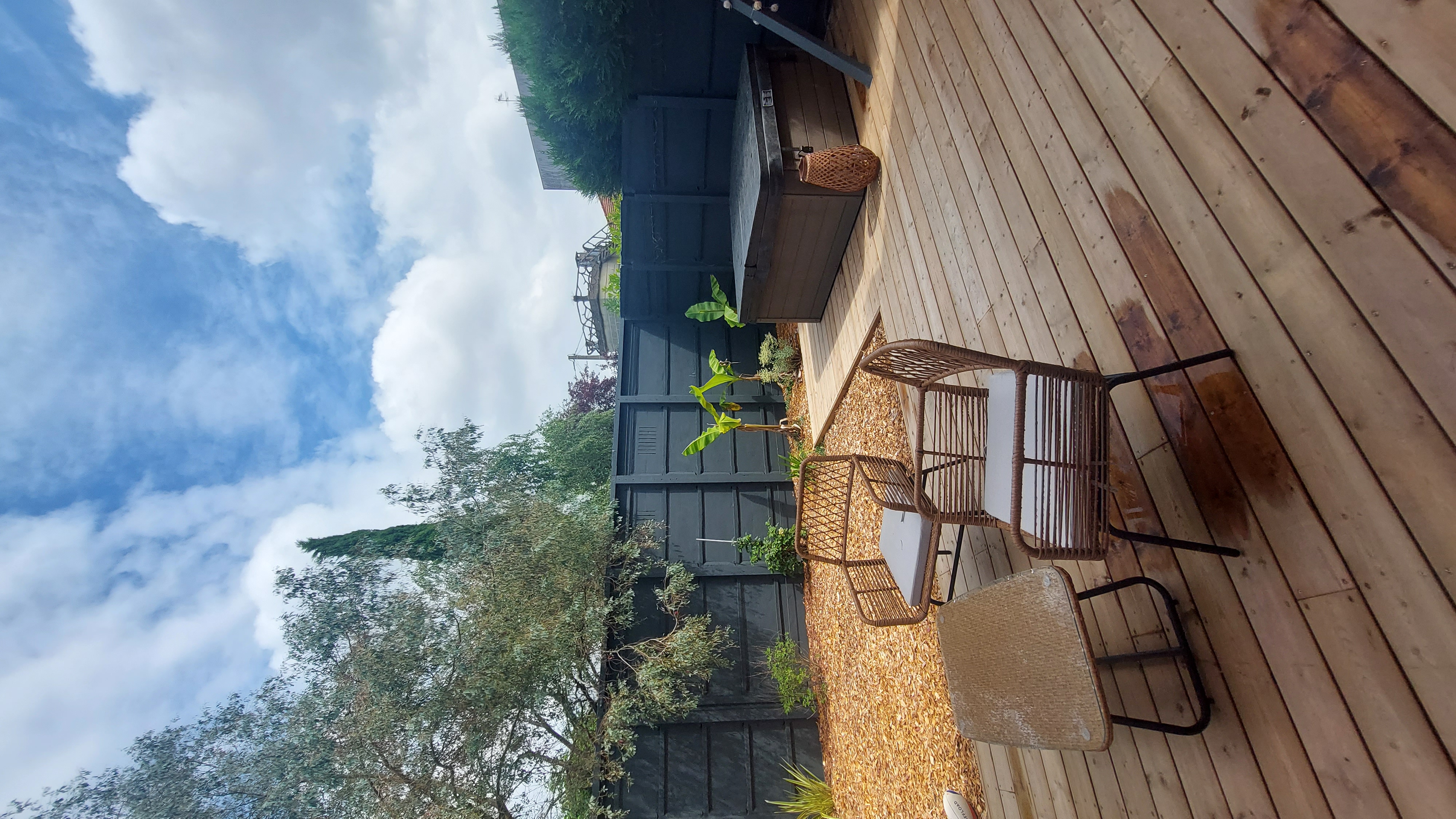 3 bedroom house with Jacuzzi