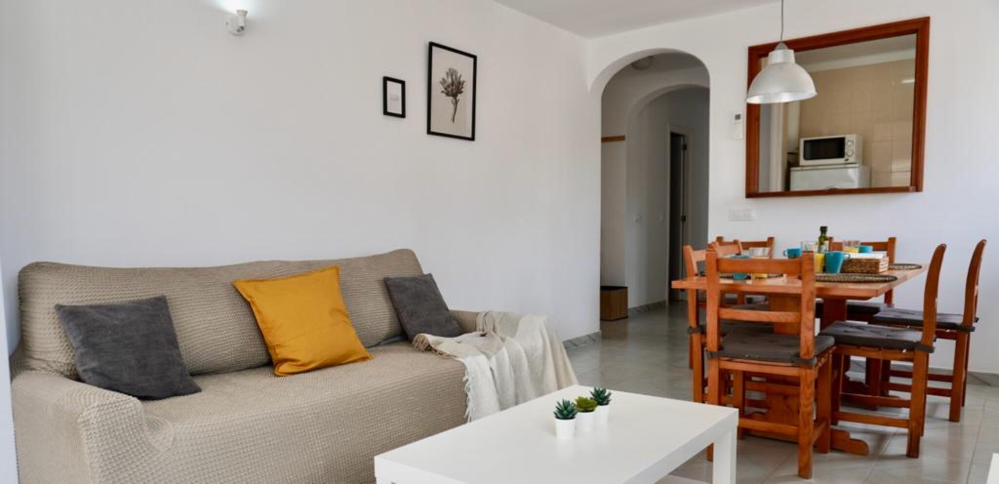3 bedroom apartment close to the beach