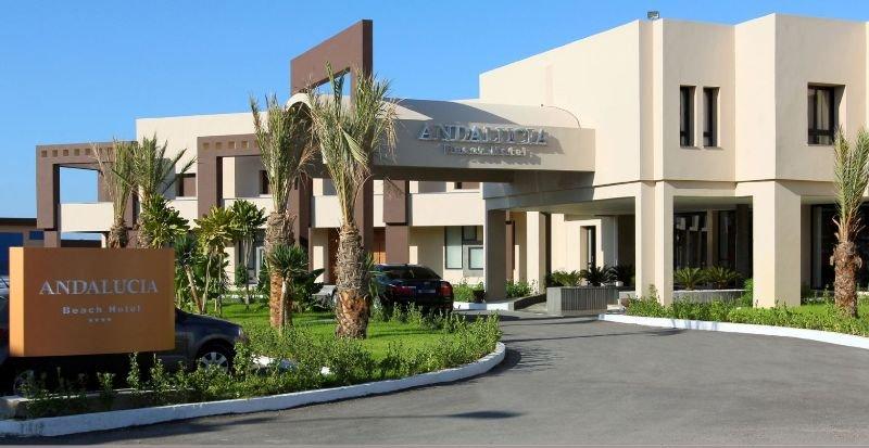 Pool & Beach Hotel Apartment
