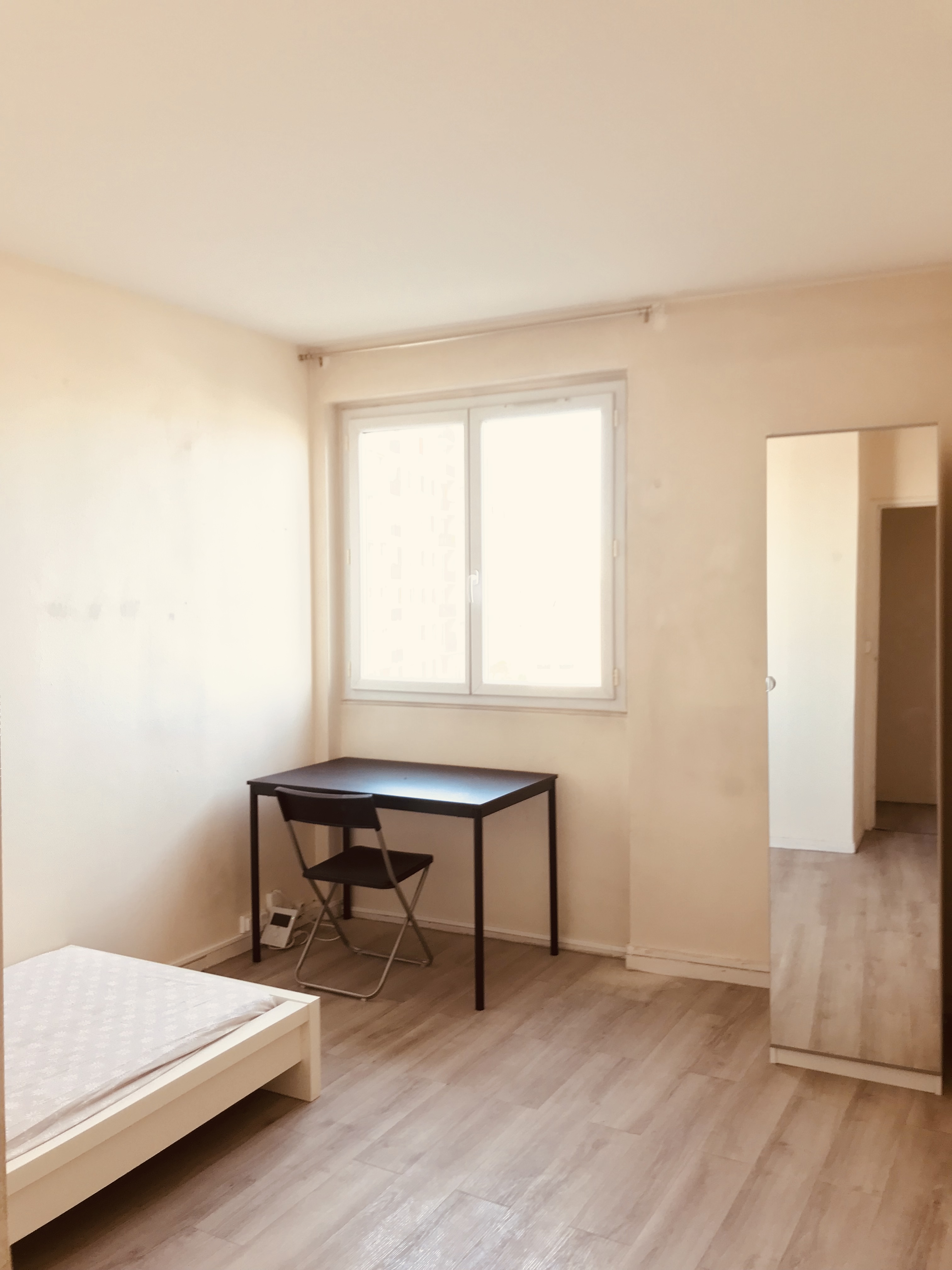 Private Room near Paris