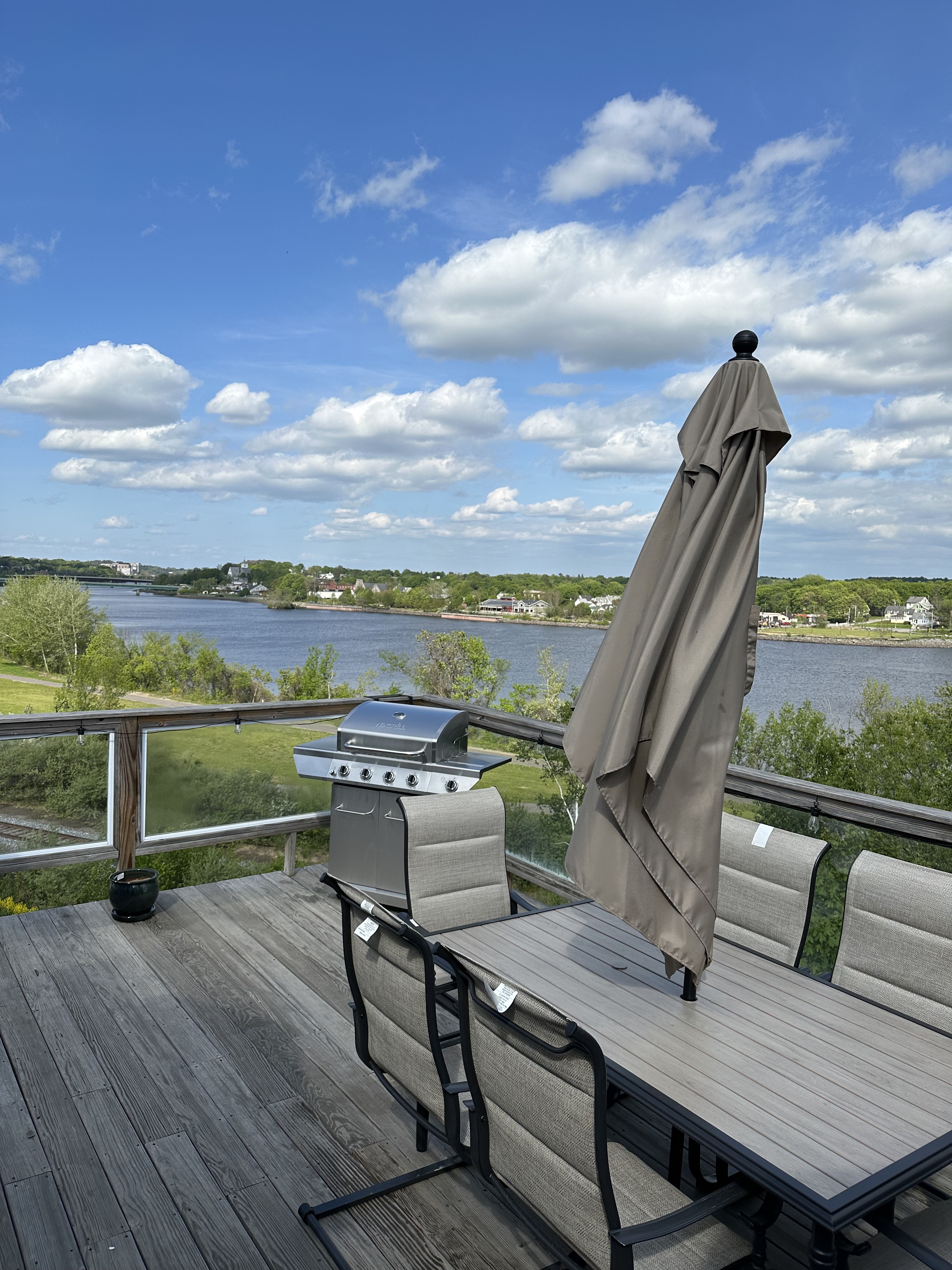Waterfront Apt with Rooftop Deck