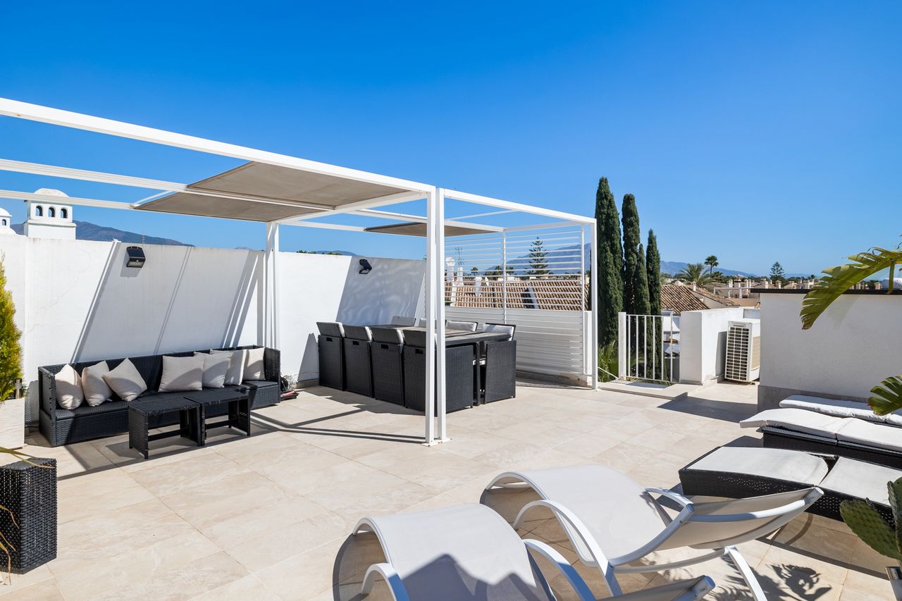 El   Parasio Penthouse on the New Golden Mile