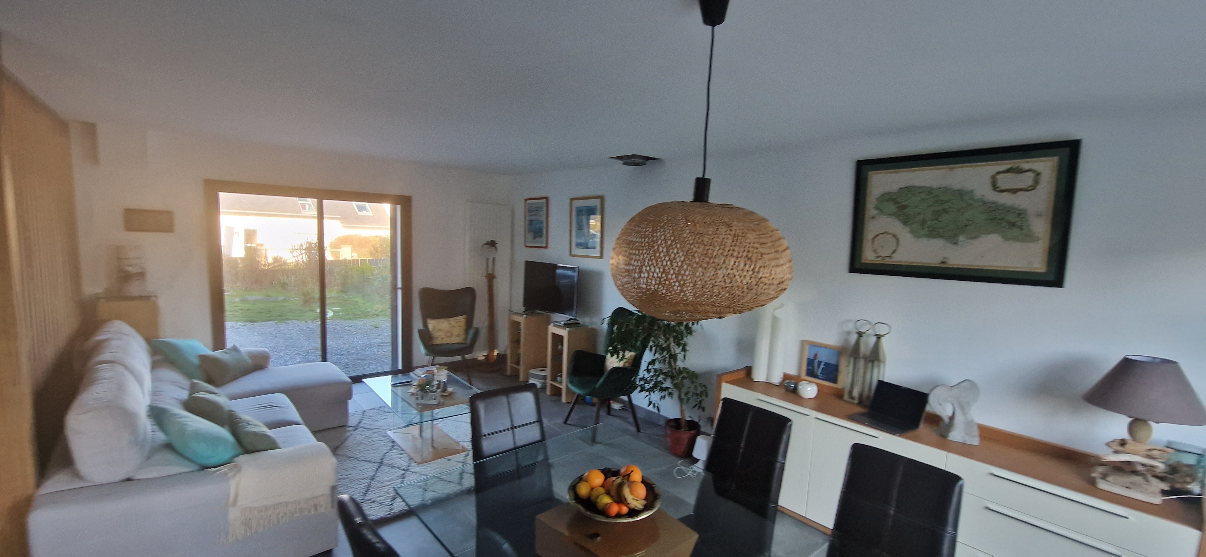 Warm modern house, perfect location