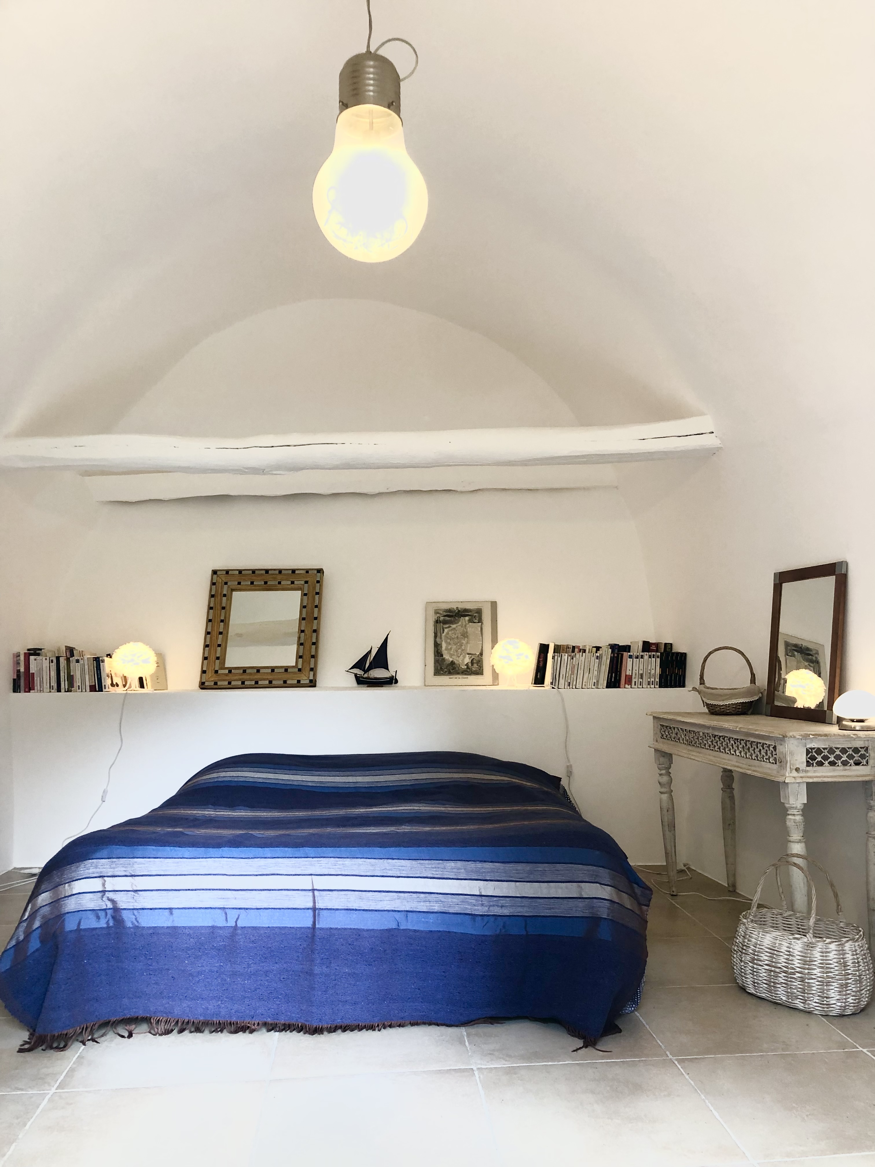 Independent studio in the heart of Corbara village.