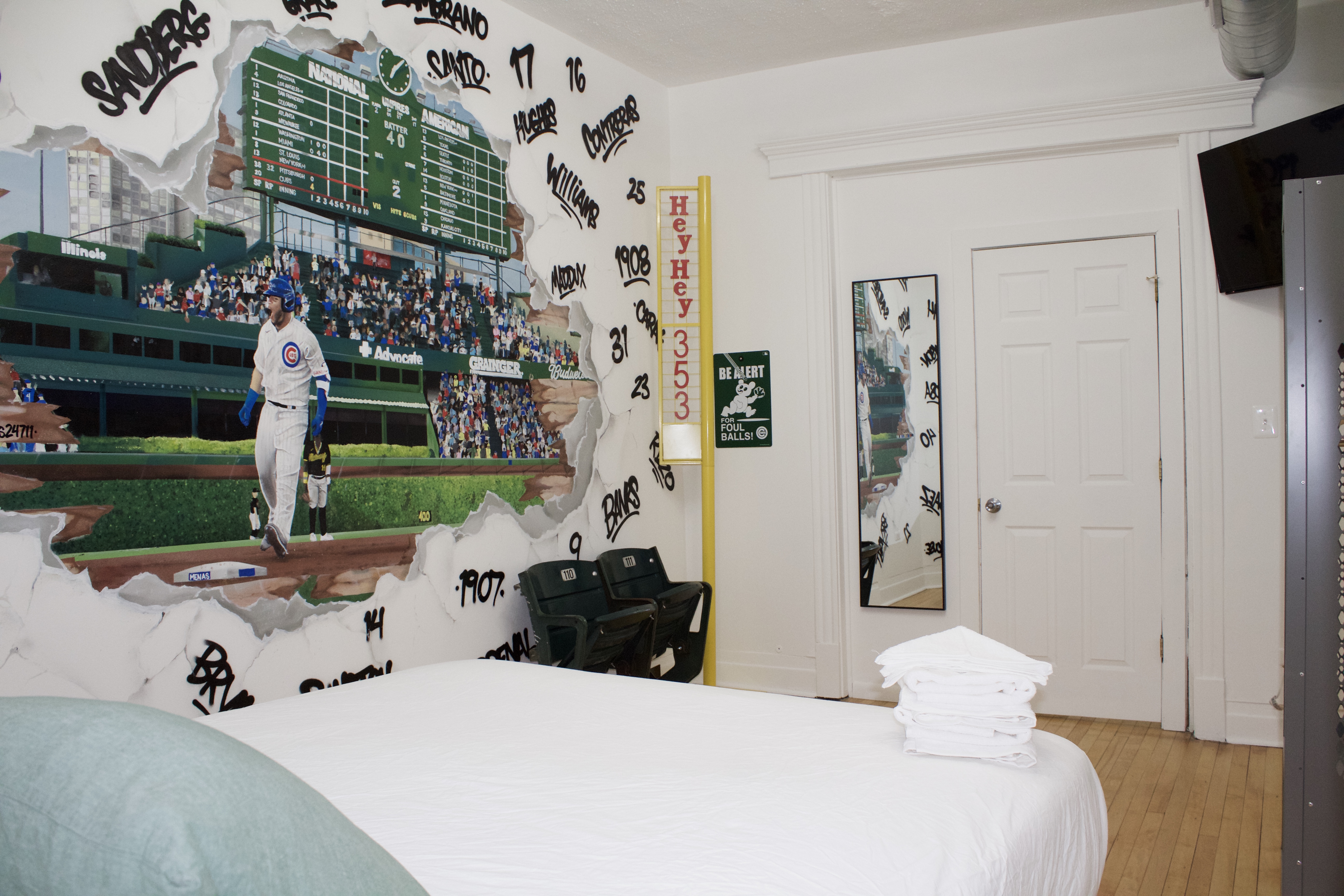 Authentic Condo steps from Wrigley Field! in Lake View, Chicago