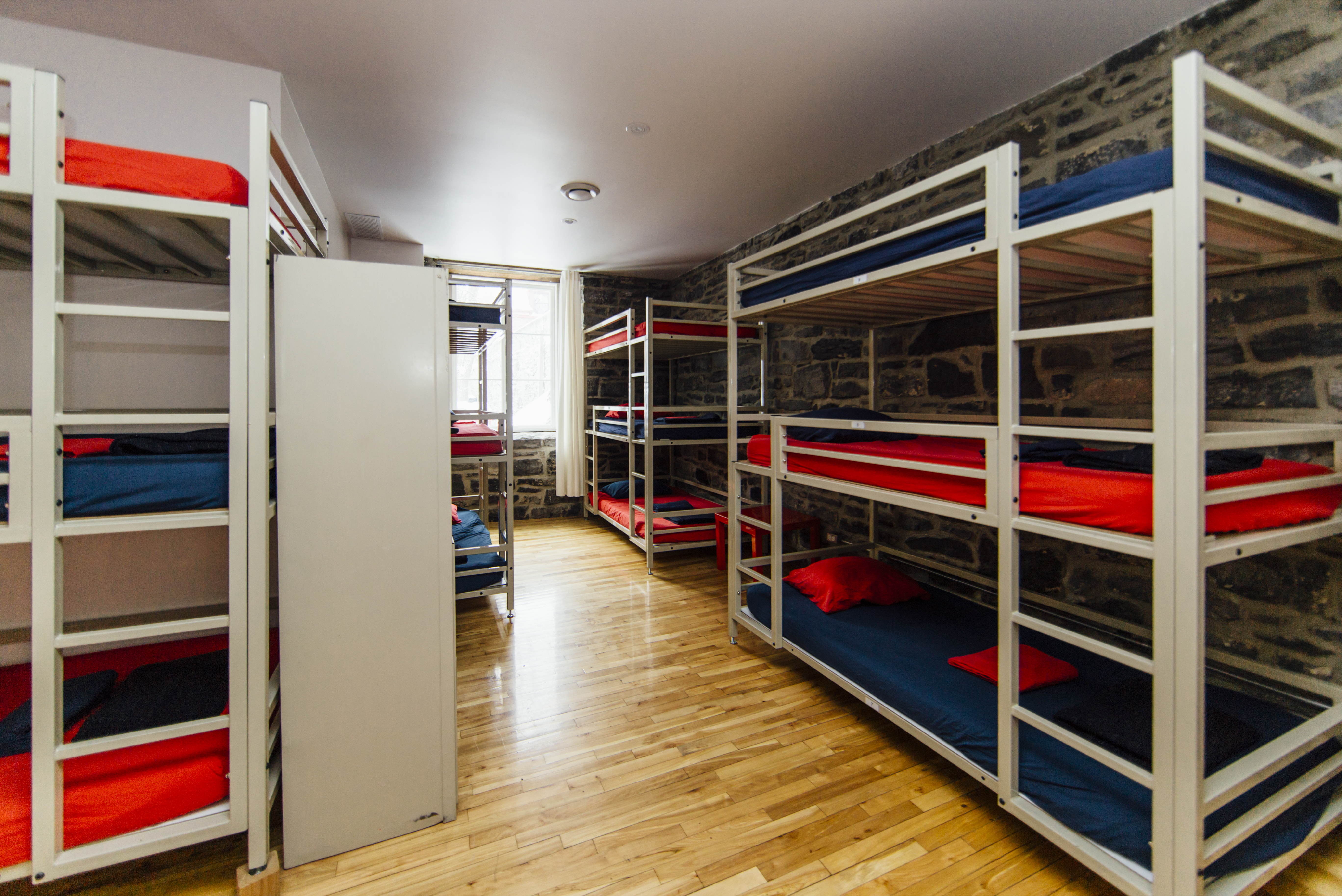 Cozy bunk bed (outlet, lamp,USB)
