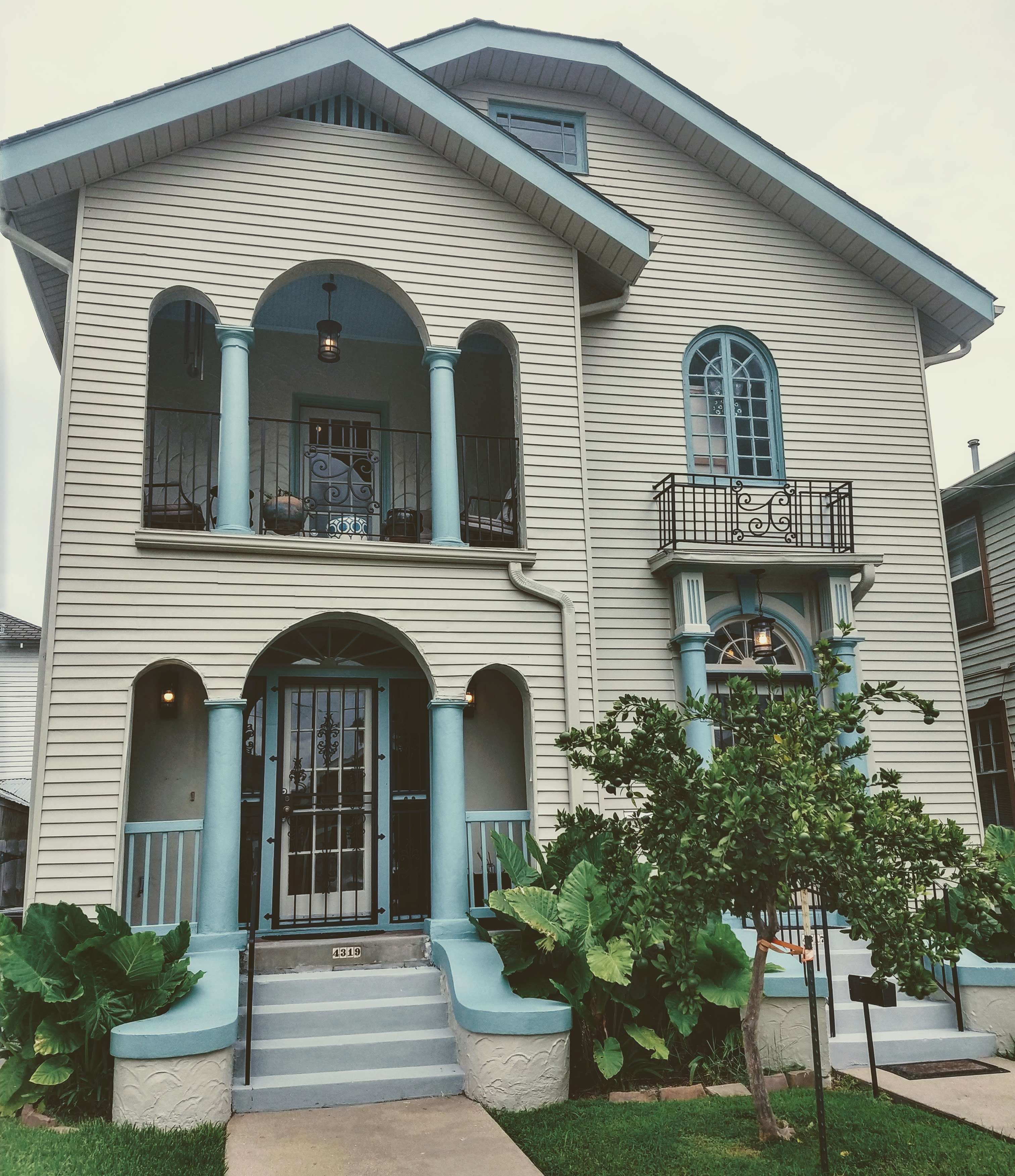 Spacious Broadmoor Townhome- Central to Everything in Broadmoor, New Orleans