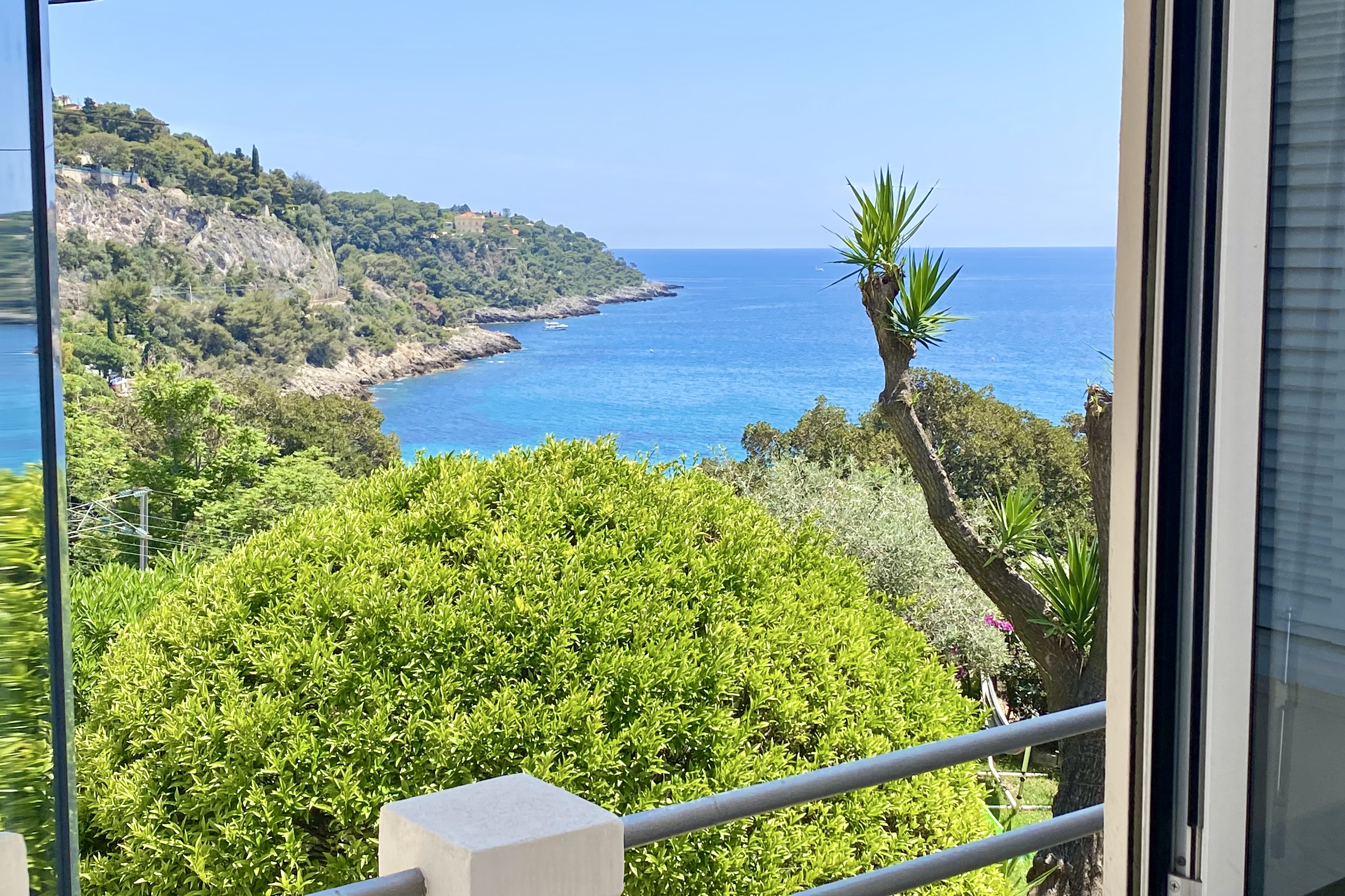 Apartment on the outskirts of Monaco