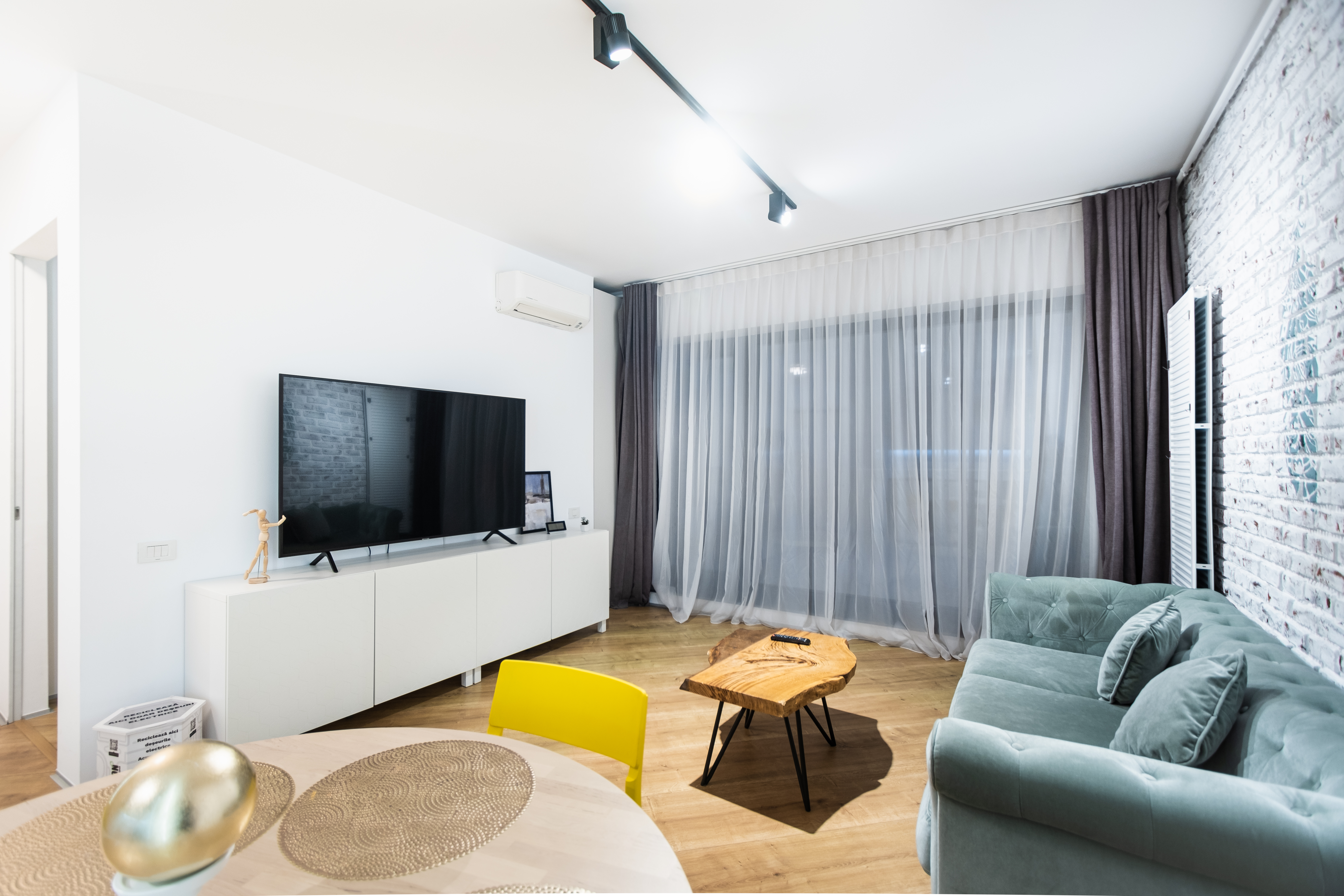 Onix Luxury Pipera