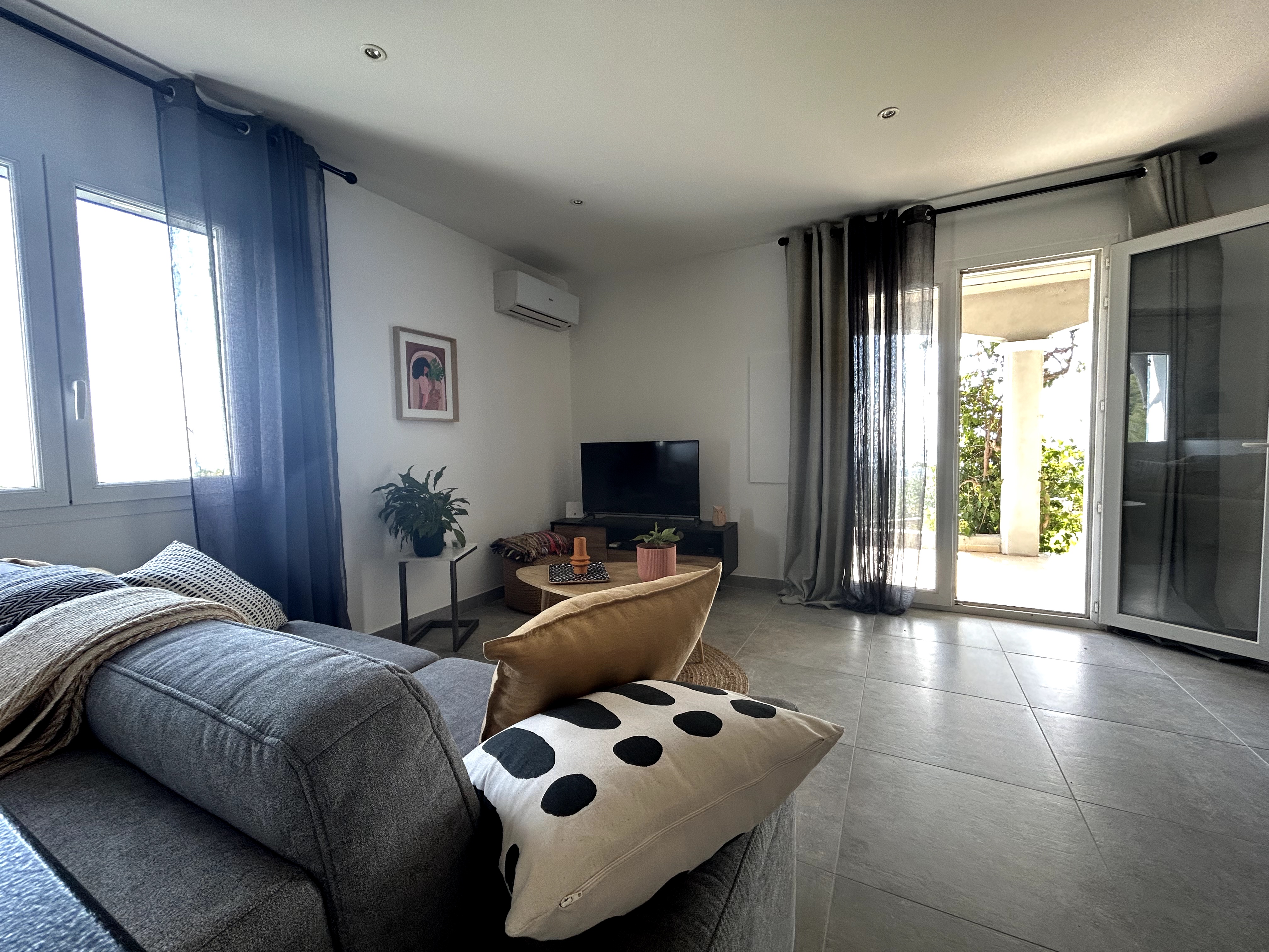 Santa Maria - Nice new T3 4/6 pp.  sea and mountain