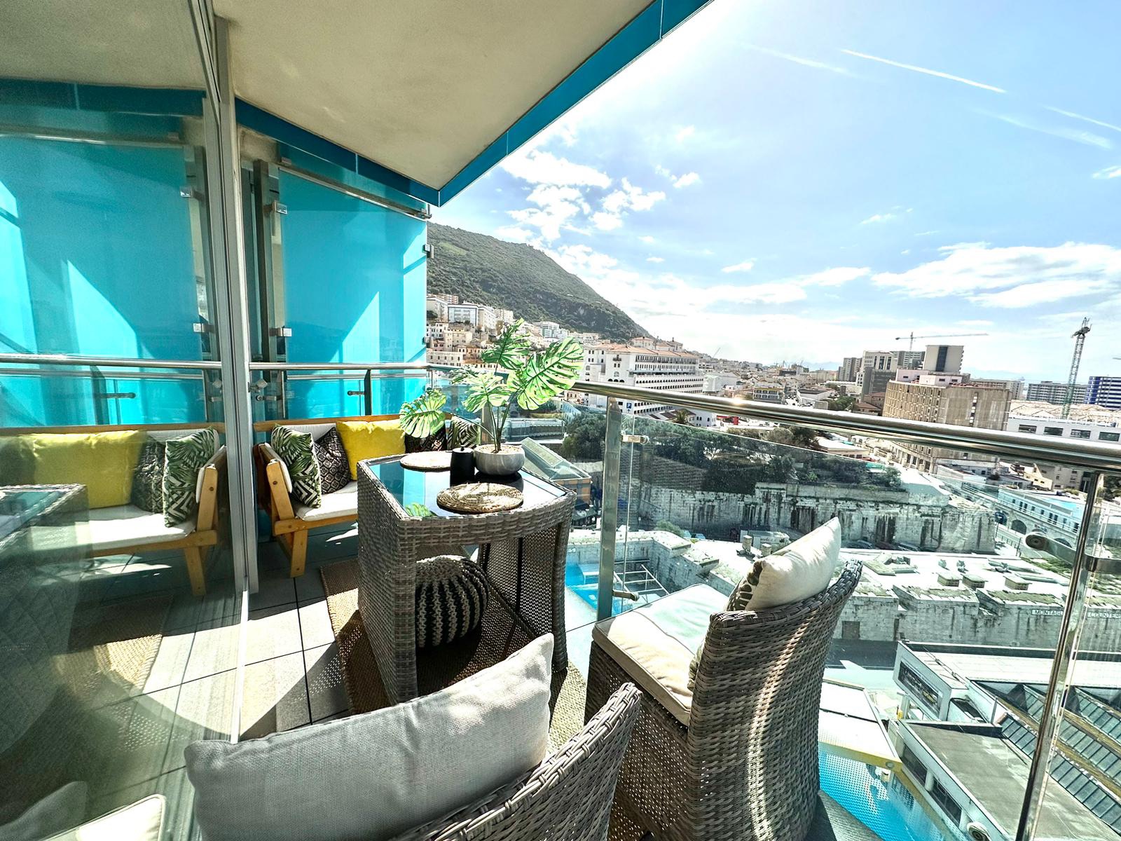 Bright Ocean Village Apartment