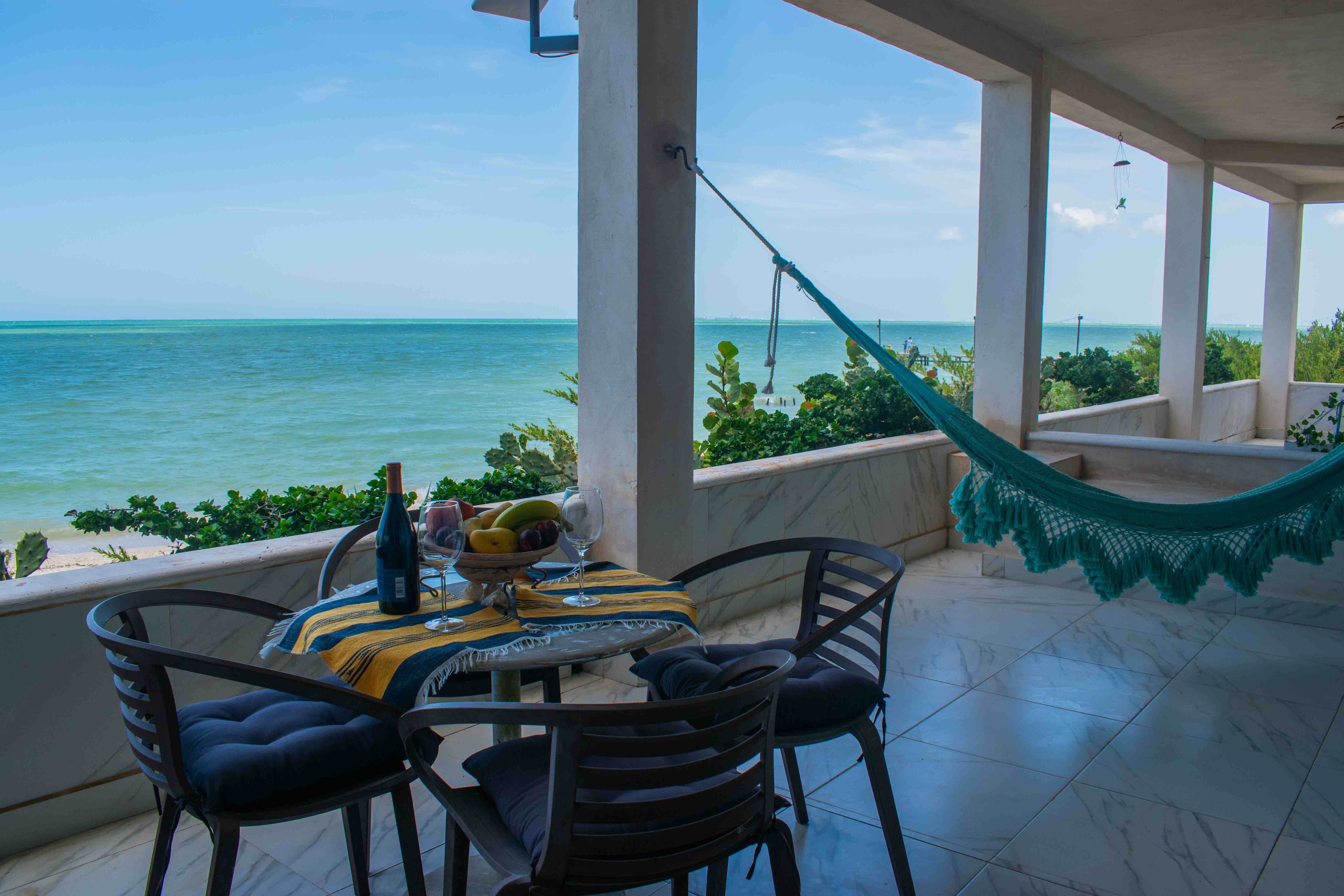 Beautiful  1BR beachfront apartment