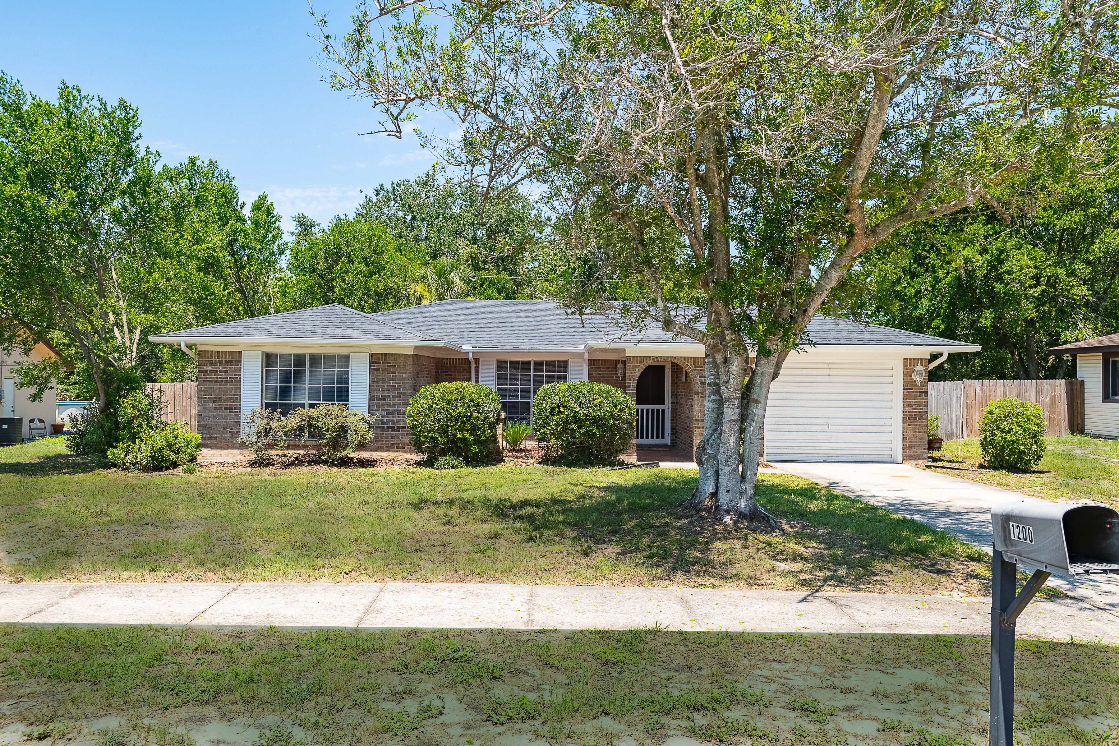 Sunny Deltona Retreat