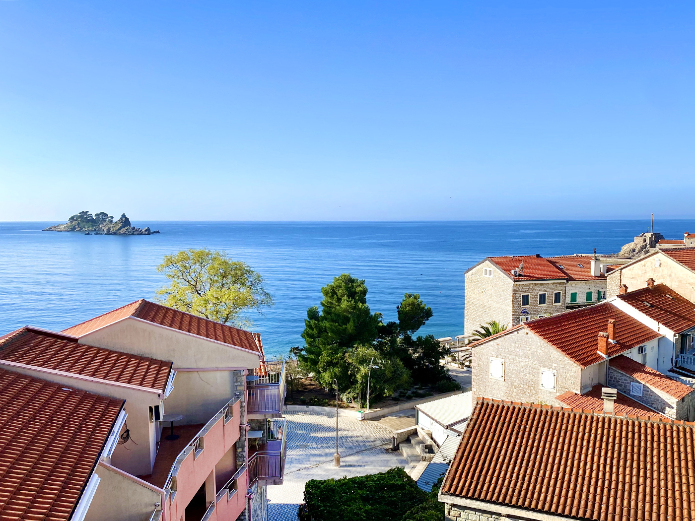 Petrovac Riva-New Studio-Steps from the beach