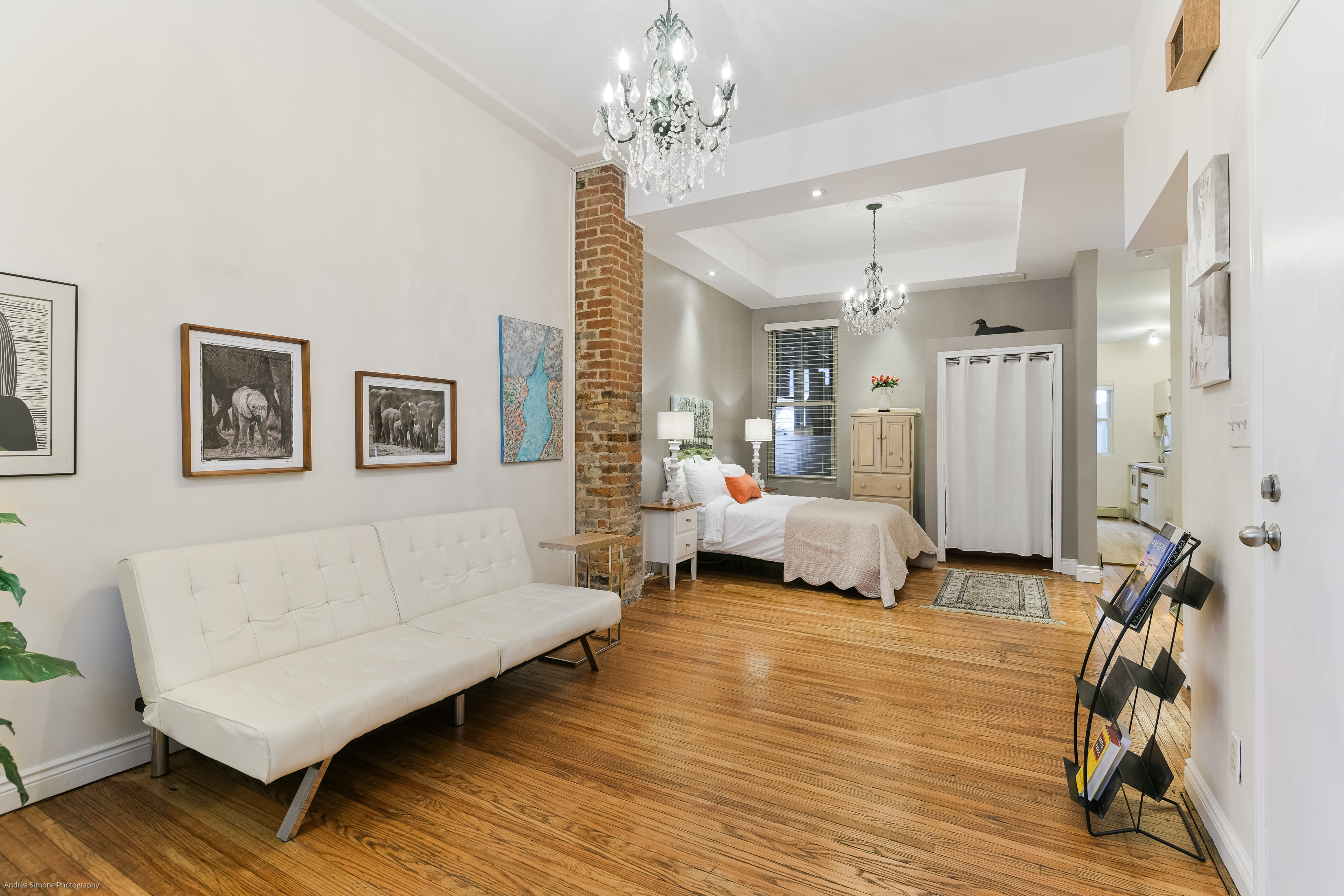 Victorian Charm – Prime FIFA Base in King West