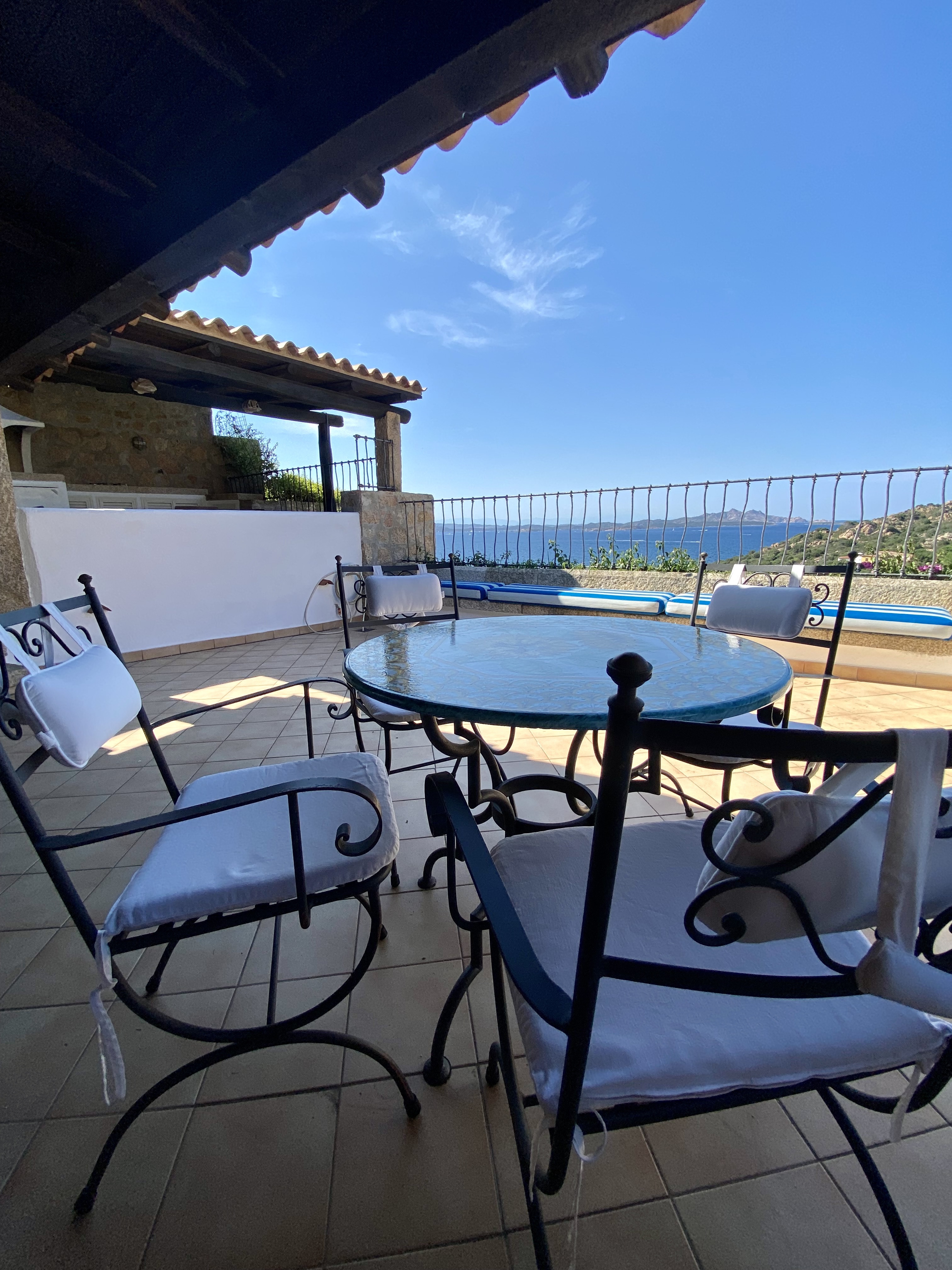 Scenic penthouse Baja Sardinia