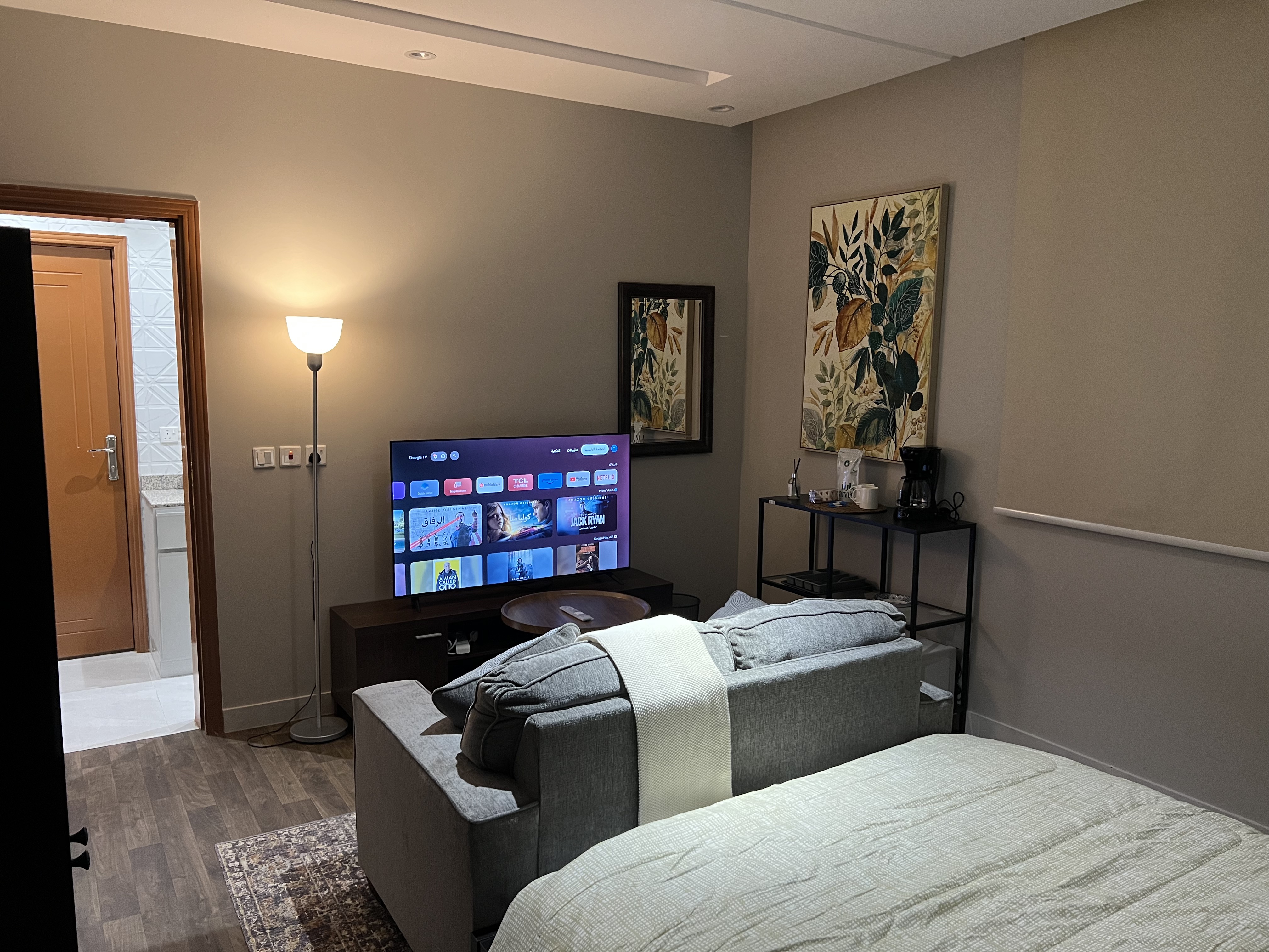 Studio near all services| Self-entry 16