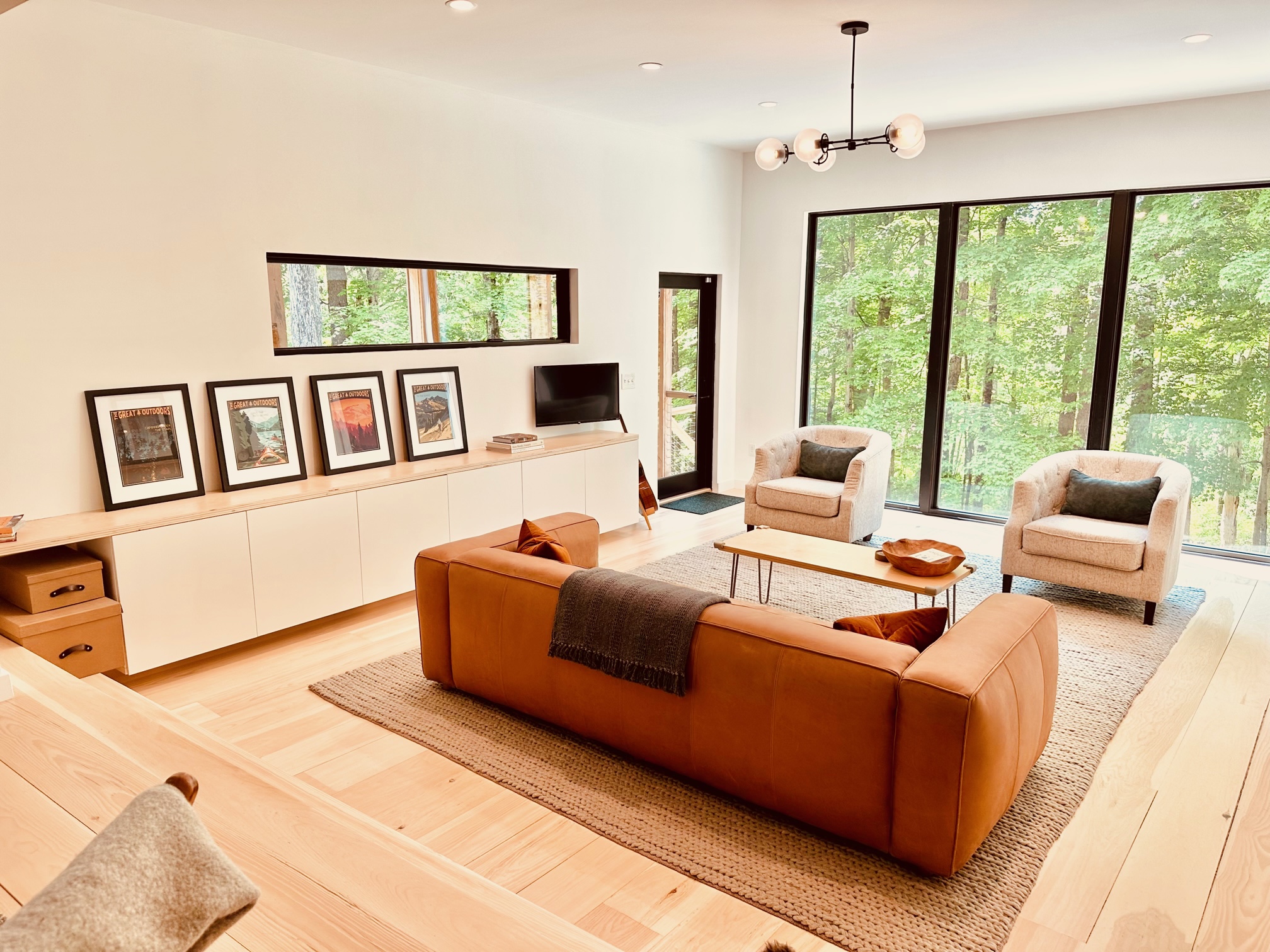 Stockbridge Snug- cabin luxury just steps to lake!
