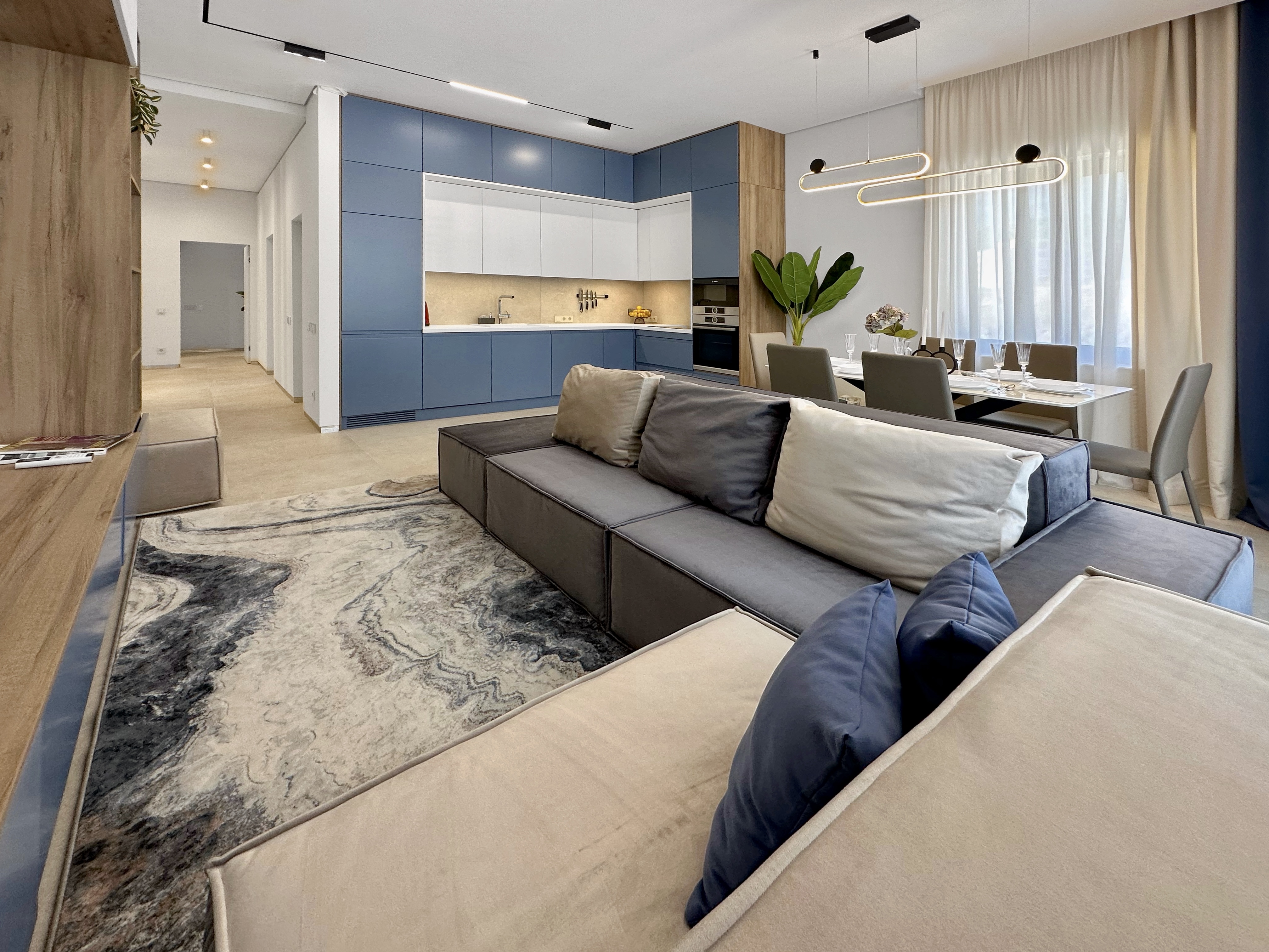 Silver, incredible luxury apartment with pool