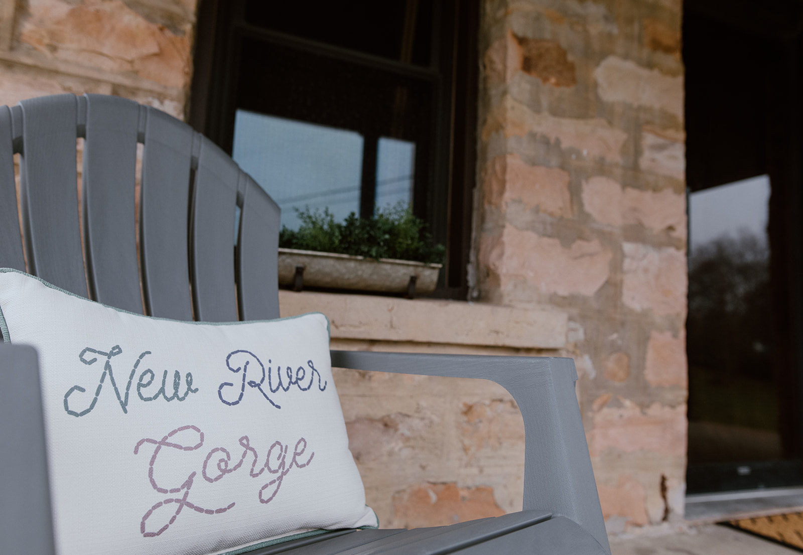 Cute 1-BR stone cottage close to NRG