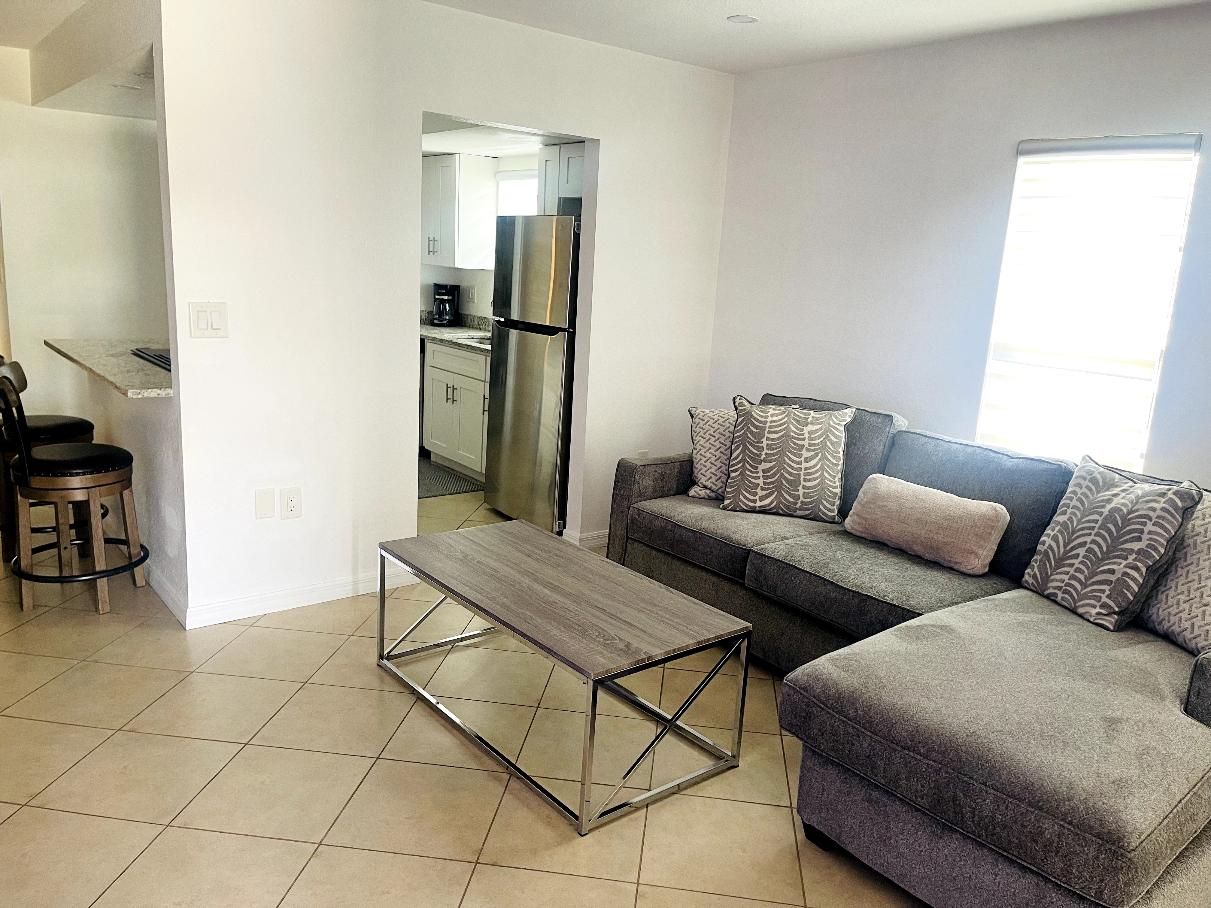 Modern Sun N’ Lake Villa - Self Check-In