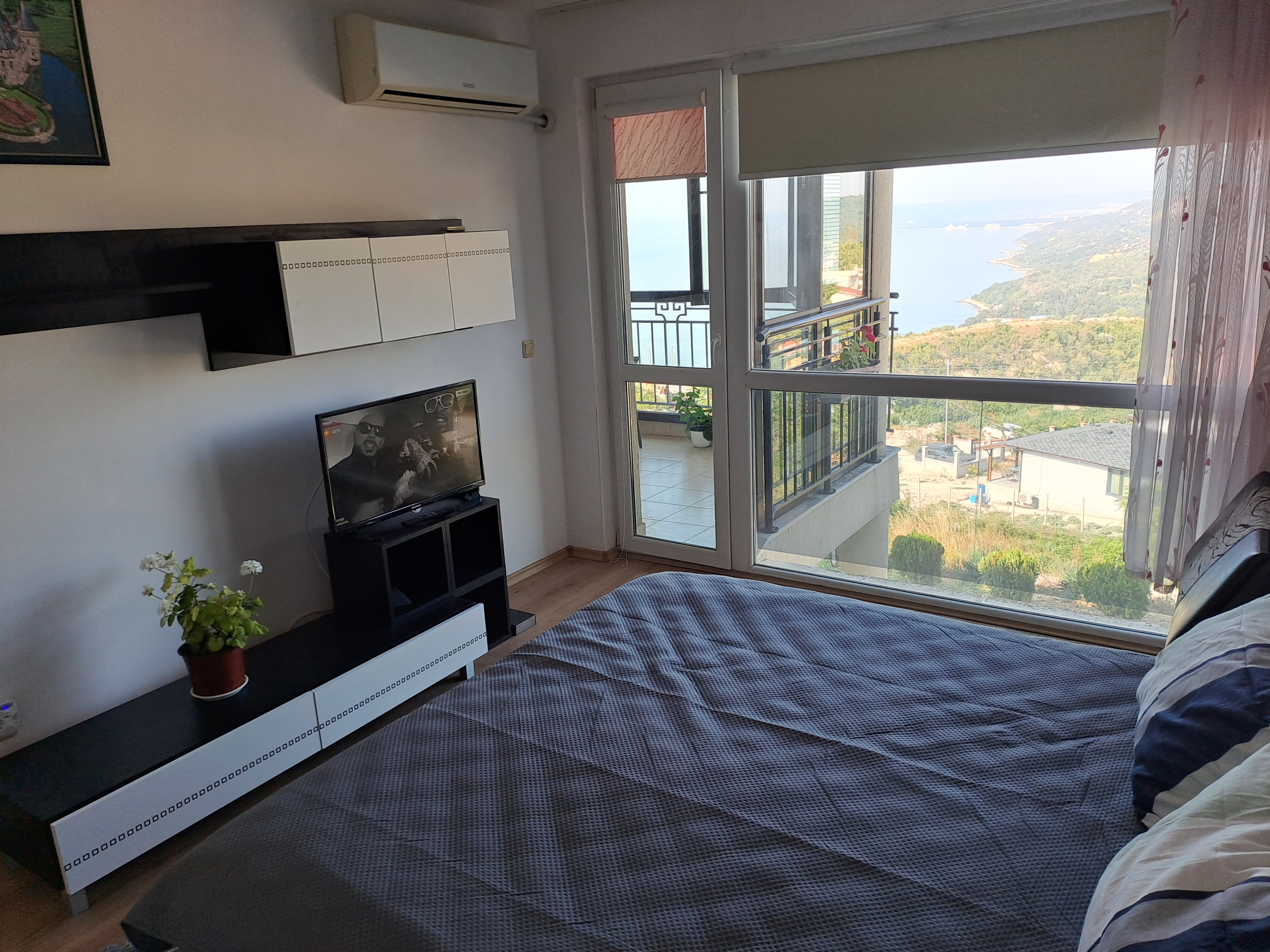 Cosy flat with an amazing coastal view
