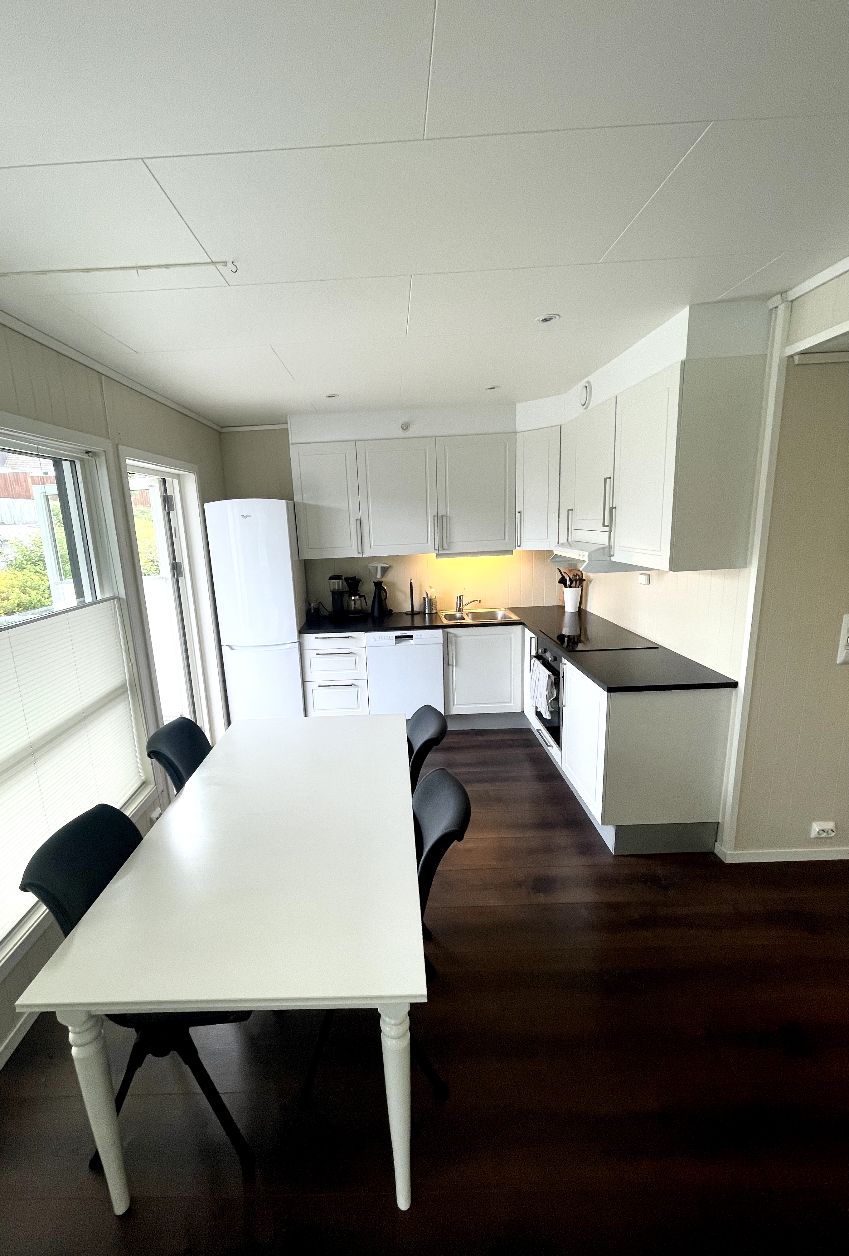 Apartment in quiet neighborhood with balcony