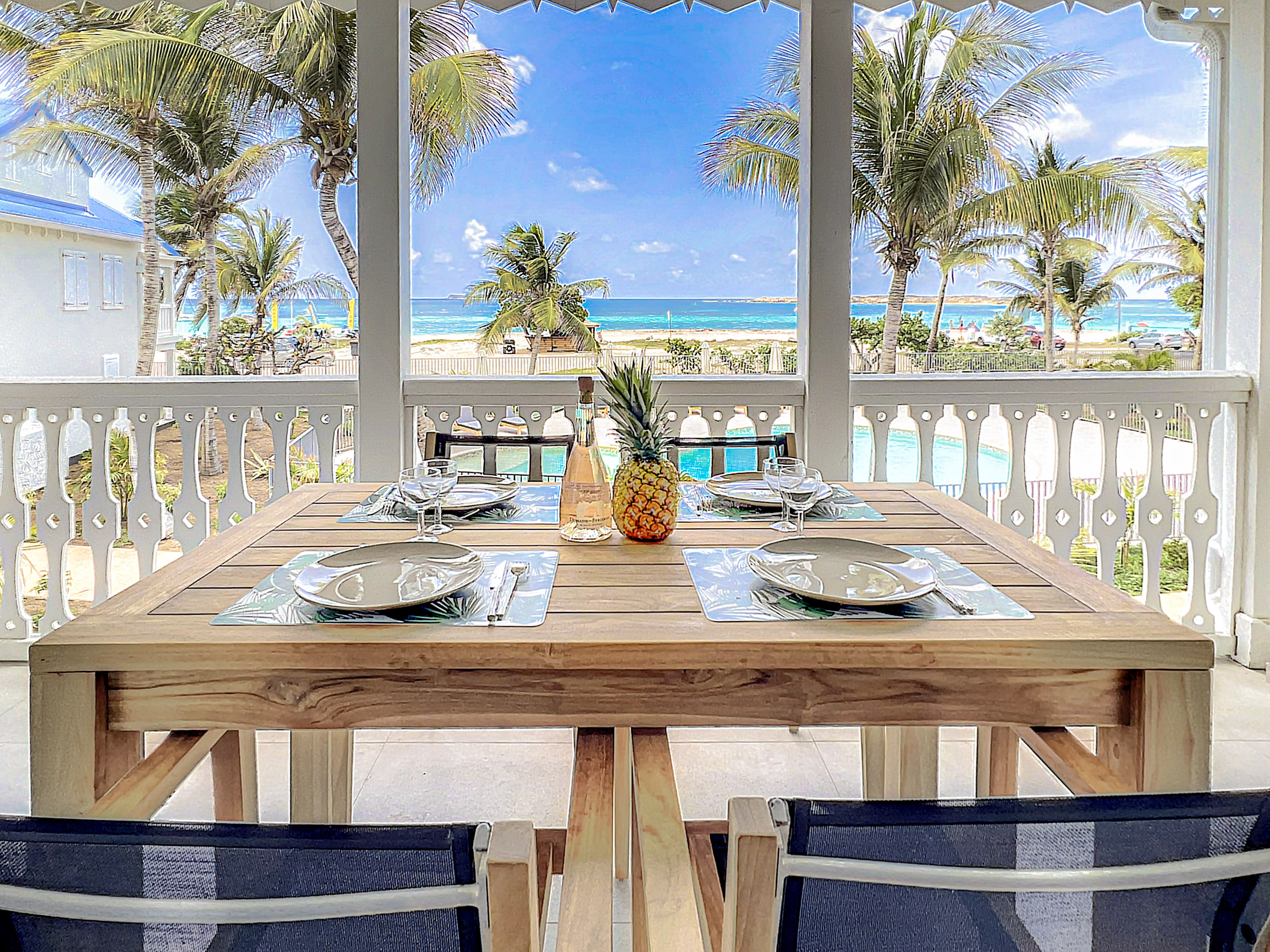Eden Bleu, direct access to Orient Bay beach, pool