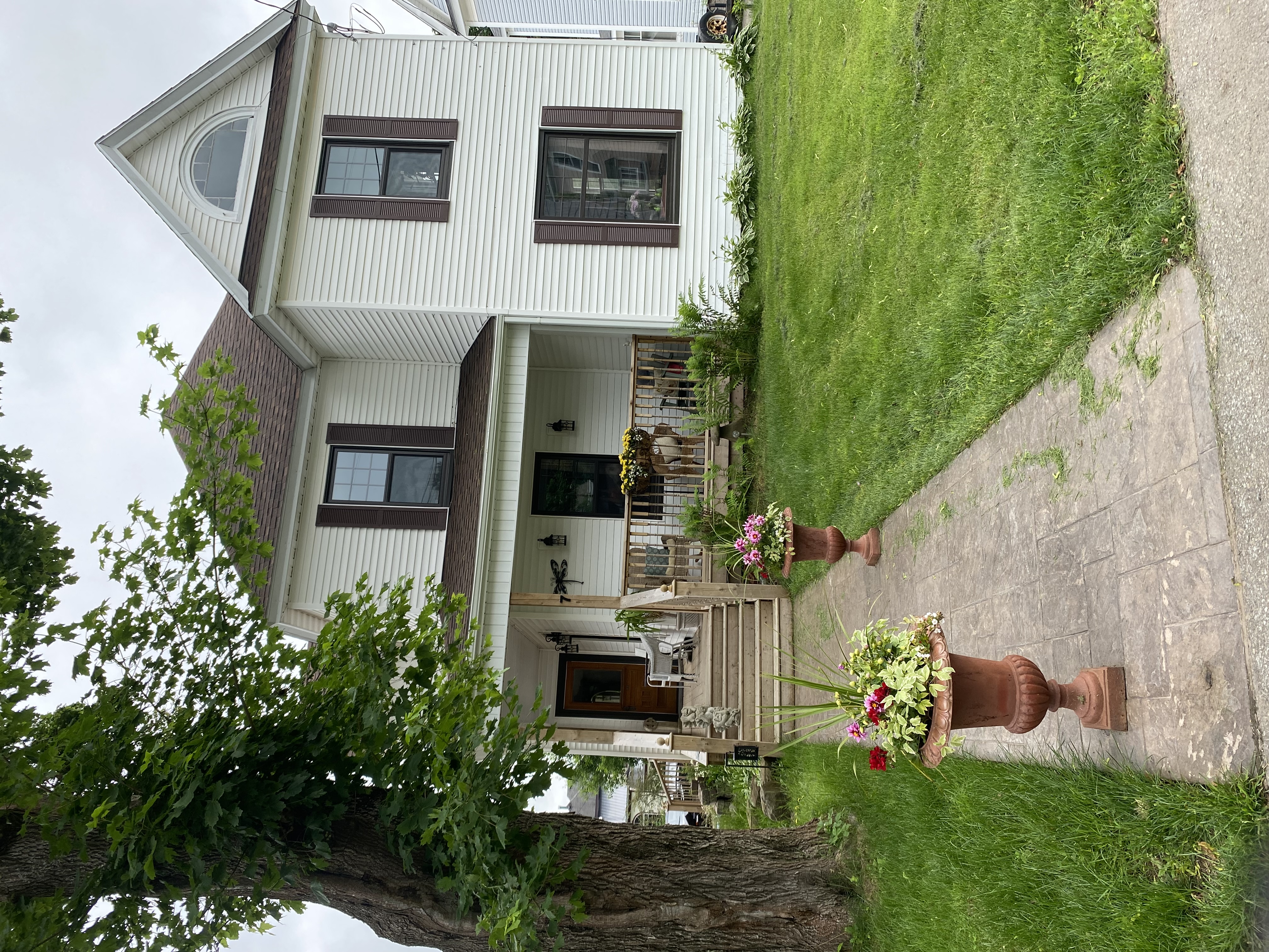 Silliker House on Clarence hosted by Darcy & Jim
