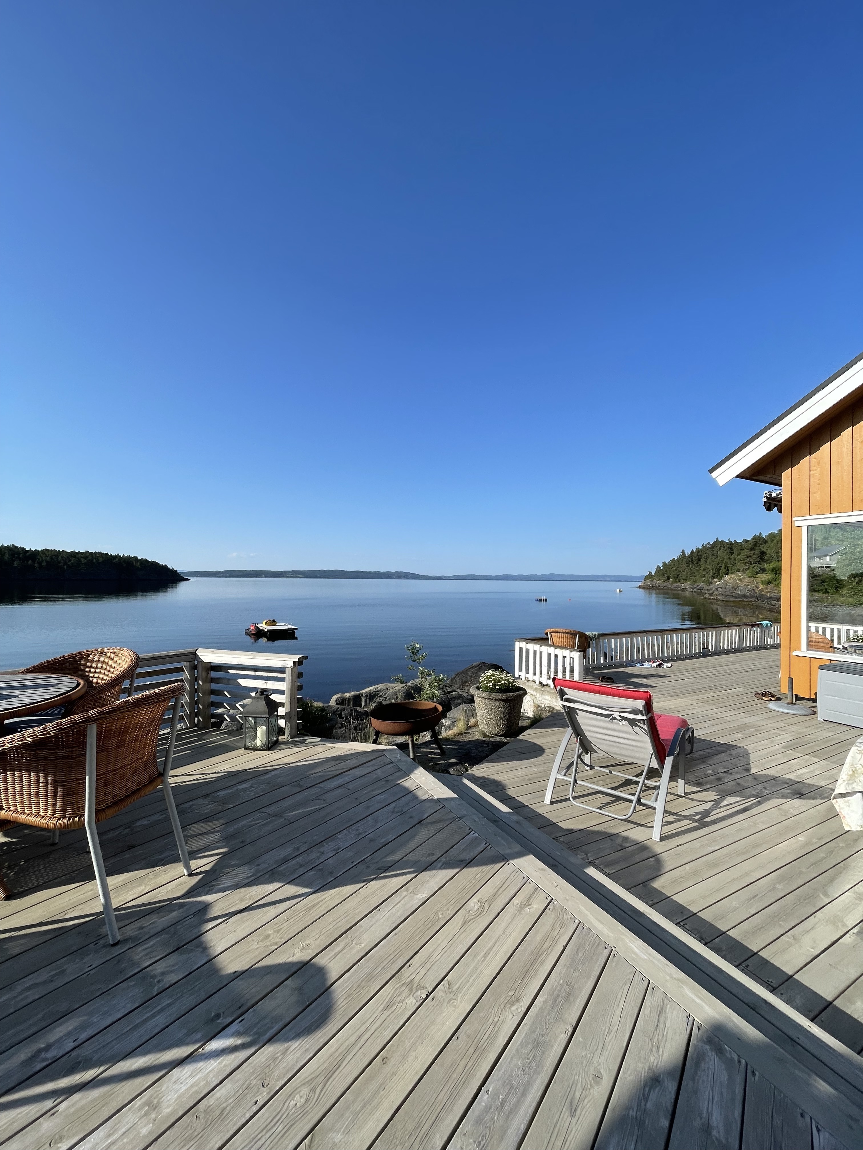 Summer cottage close to the water!