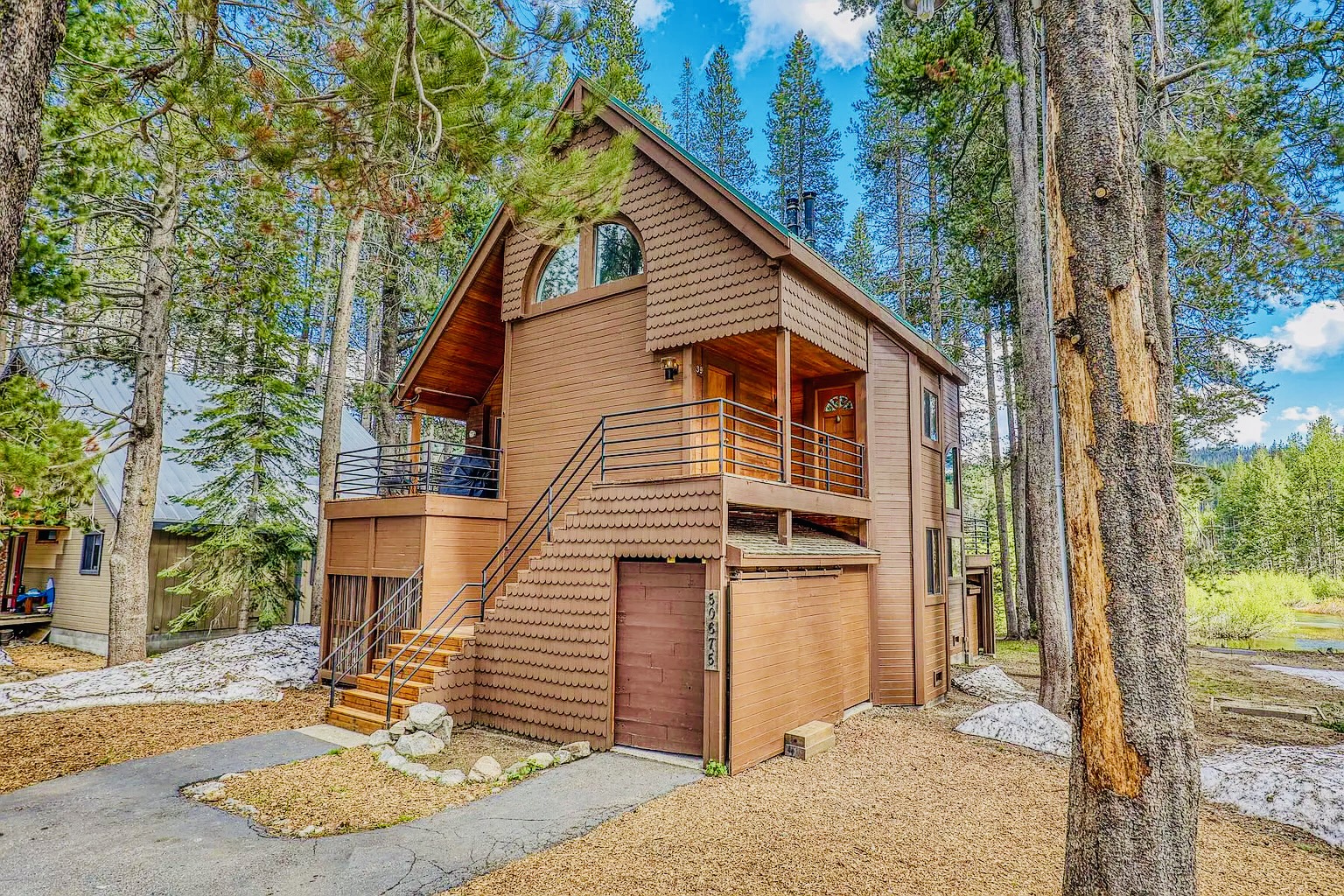 Enchanting River Cabin