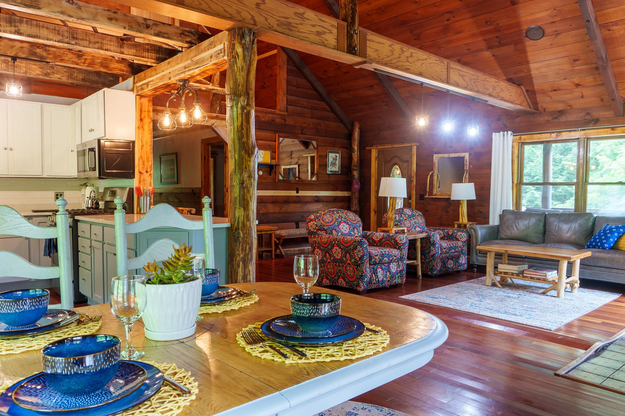 Rustic Comfort - 4 Season Log Cabin