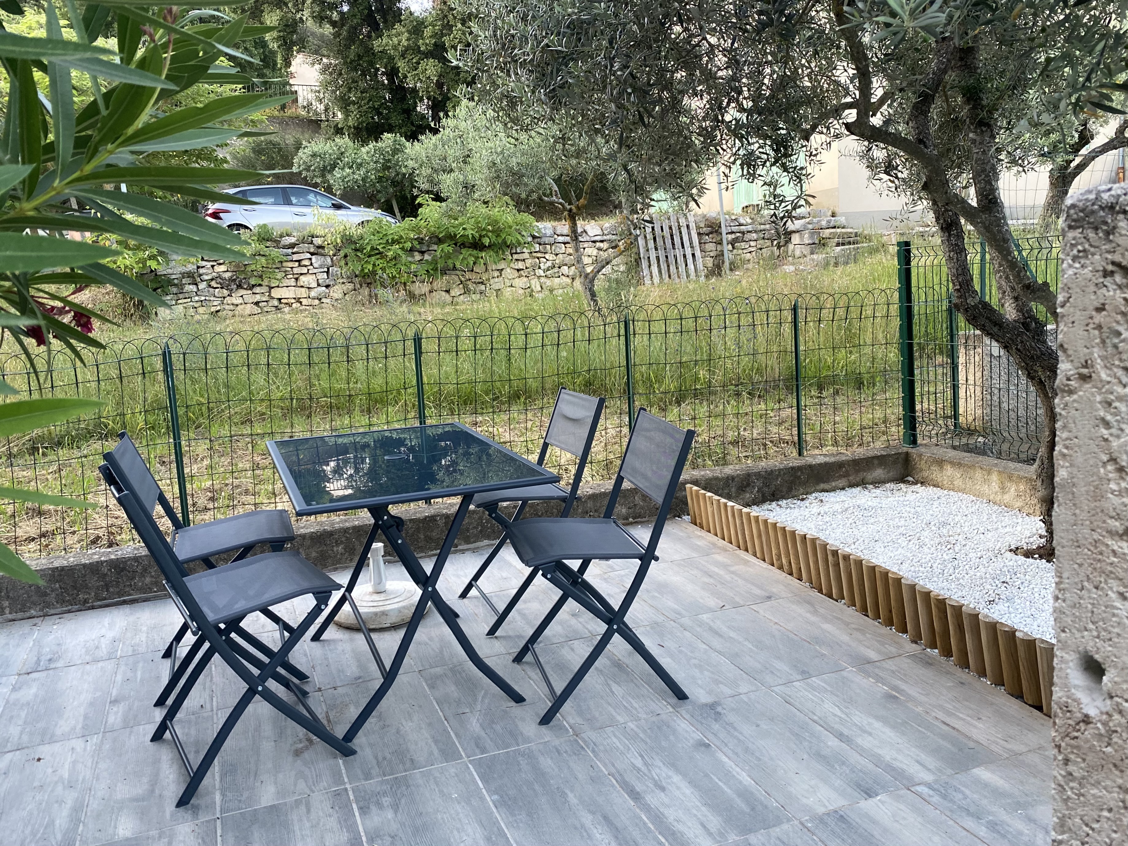 Apartment with garden
