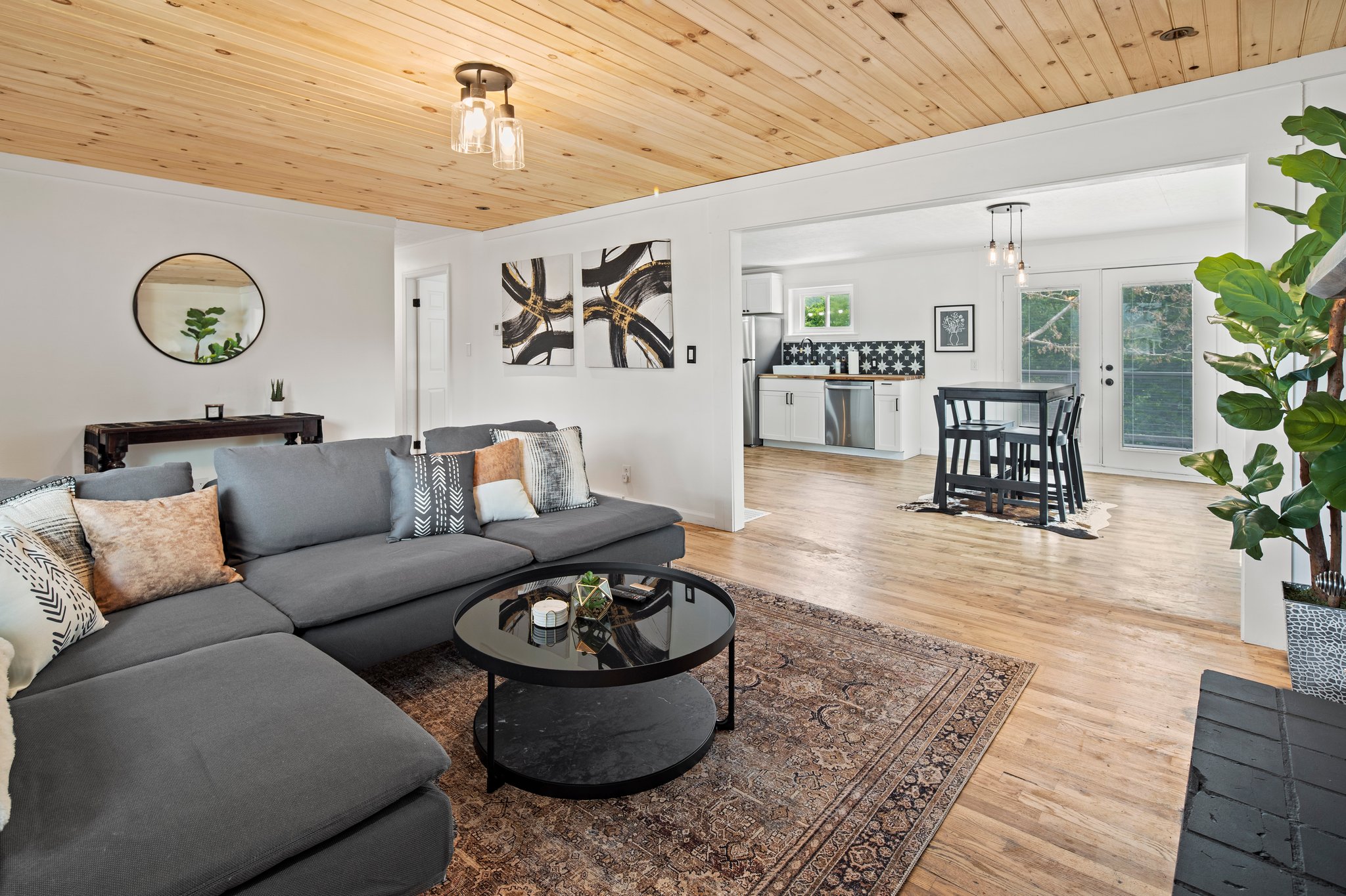 Renovated-9Mi to AVL-Mtn View-Fire Pit-Pets Ok