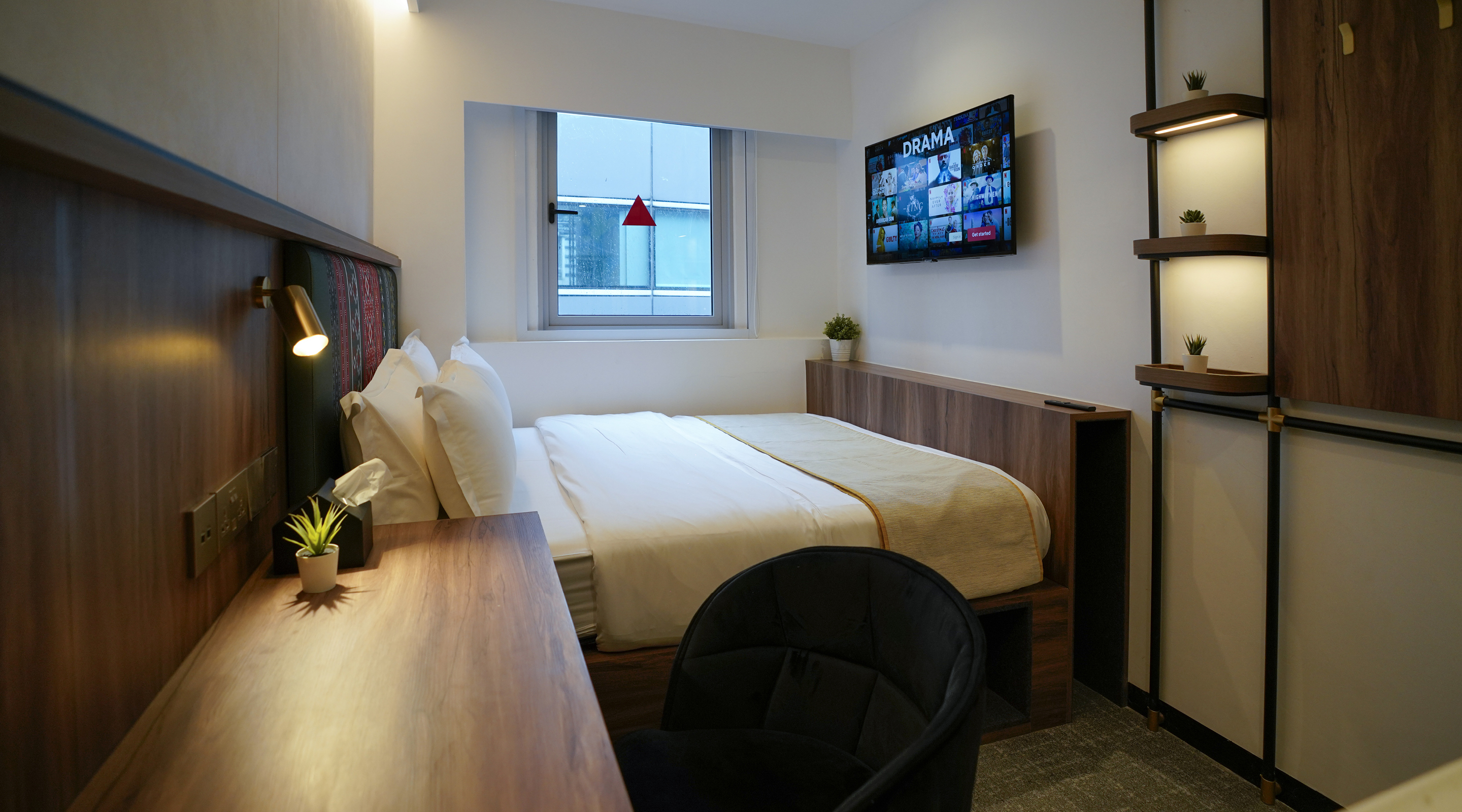 Brand-New, Deluxe Window Room In Bugis Junction