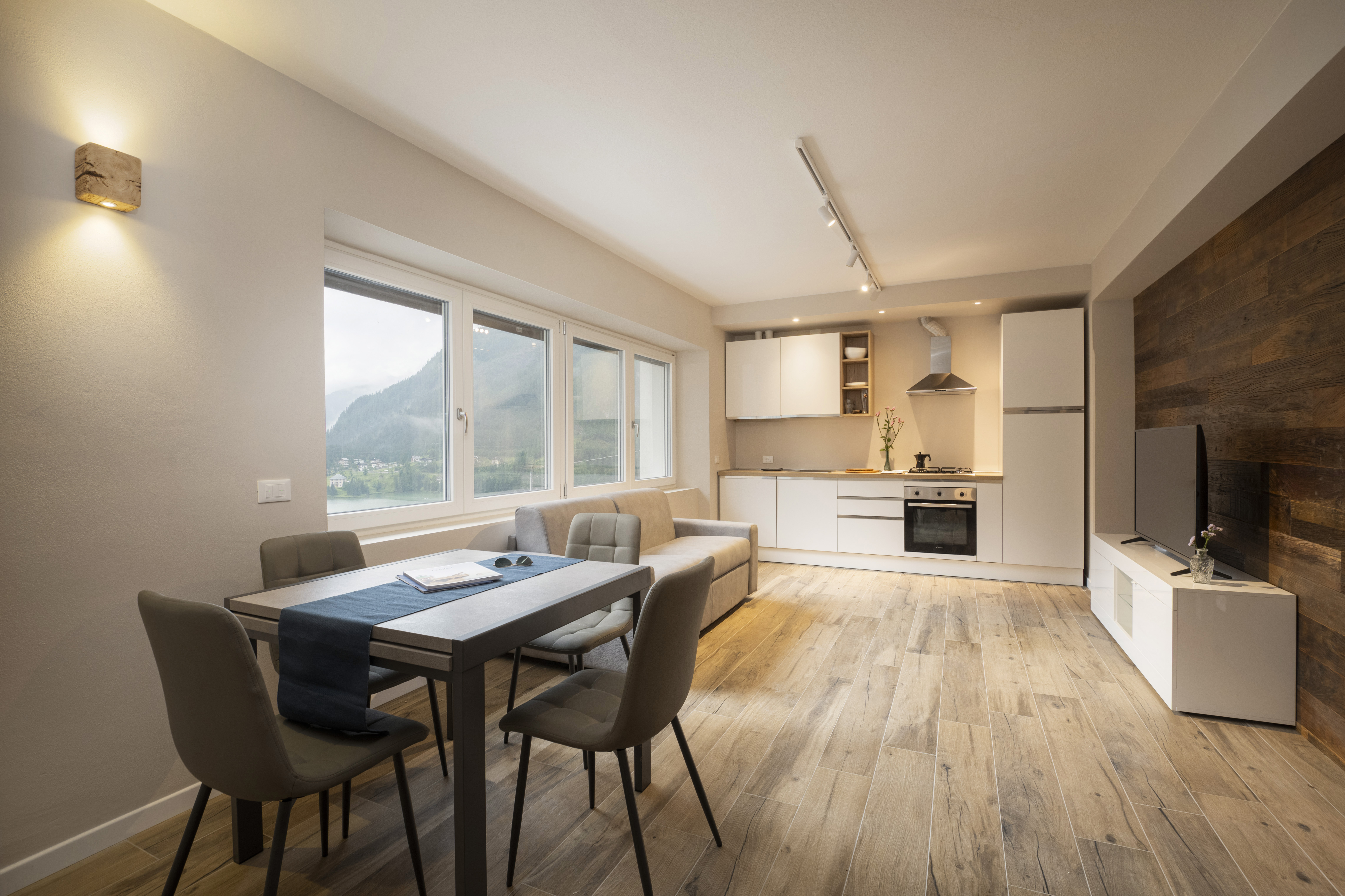 Apartment # 1, Vista Lago