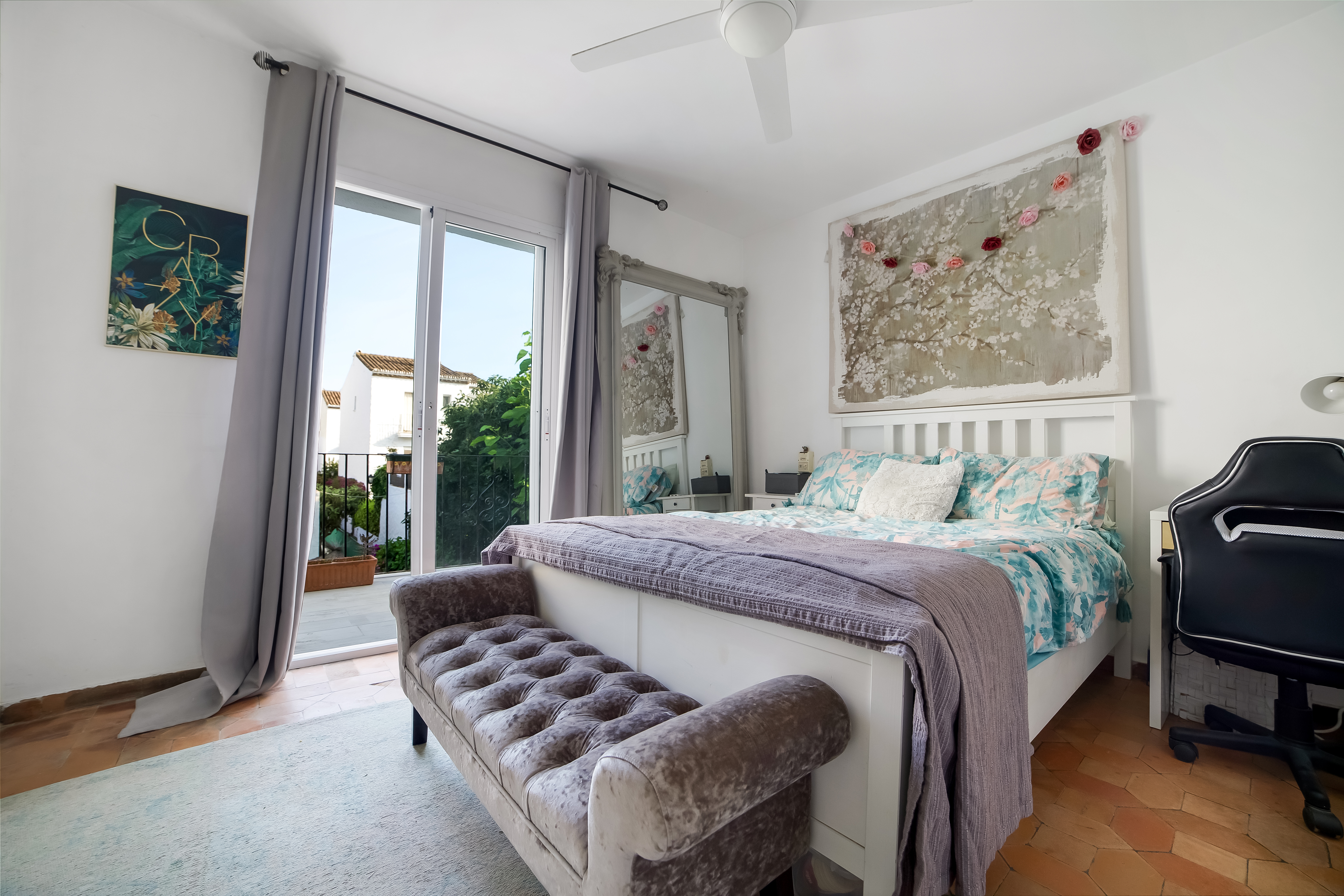 Beachside Townhouse with pool