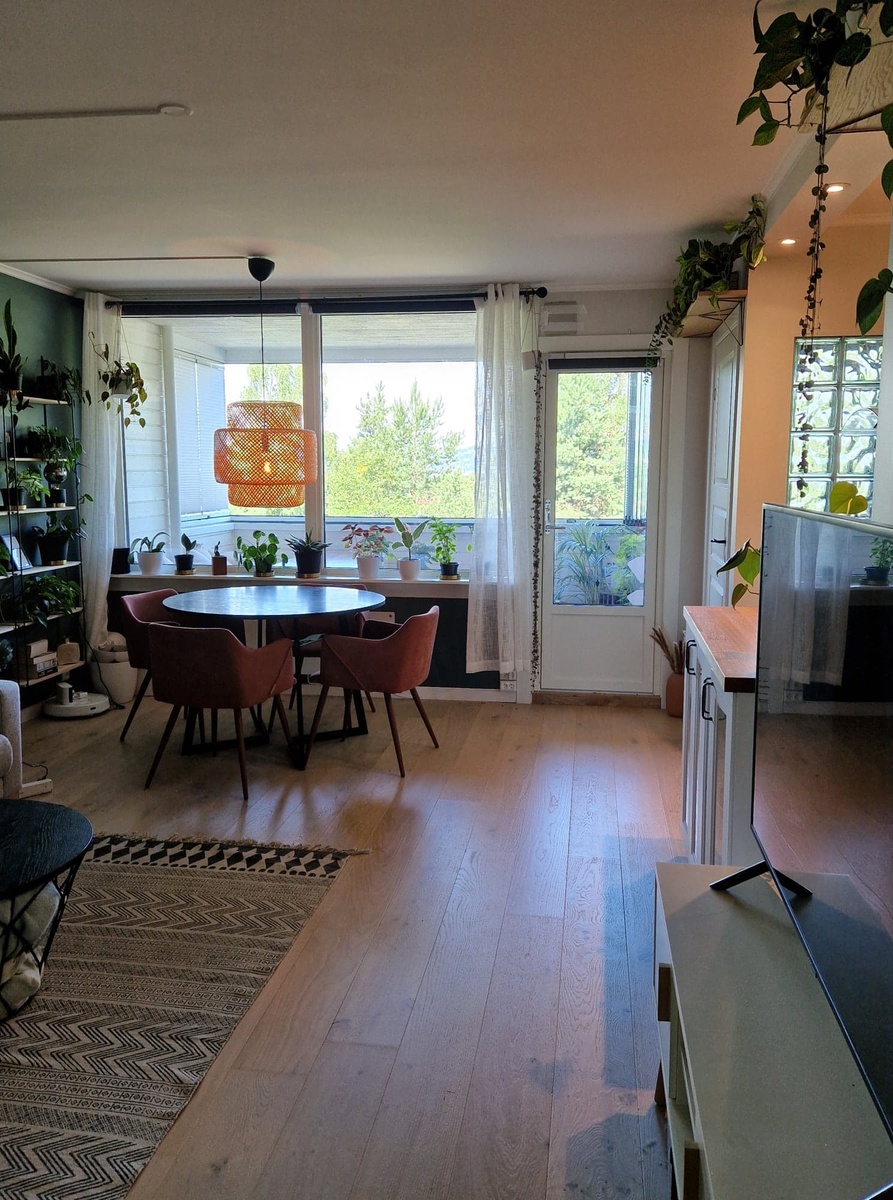 Cozy  2-bedroom apartment with balcony