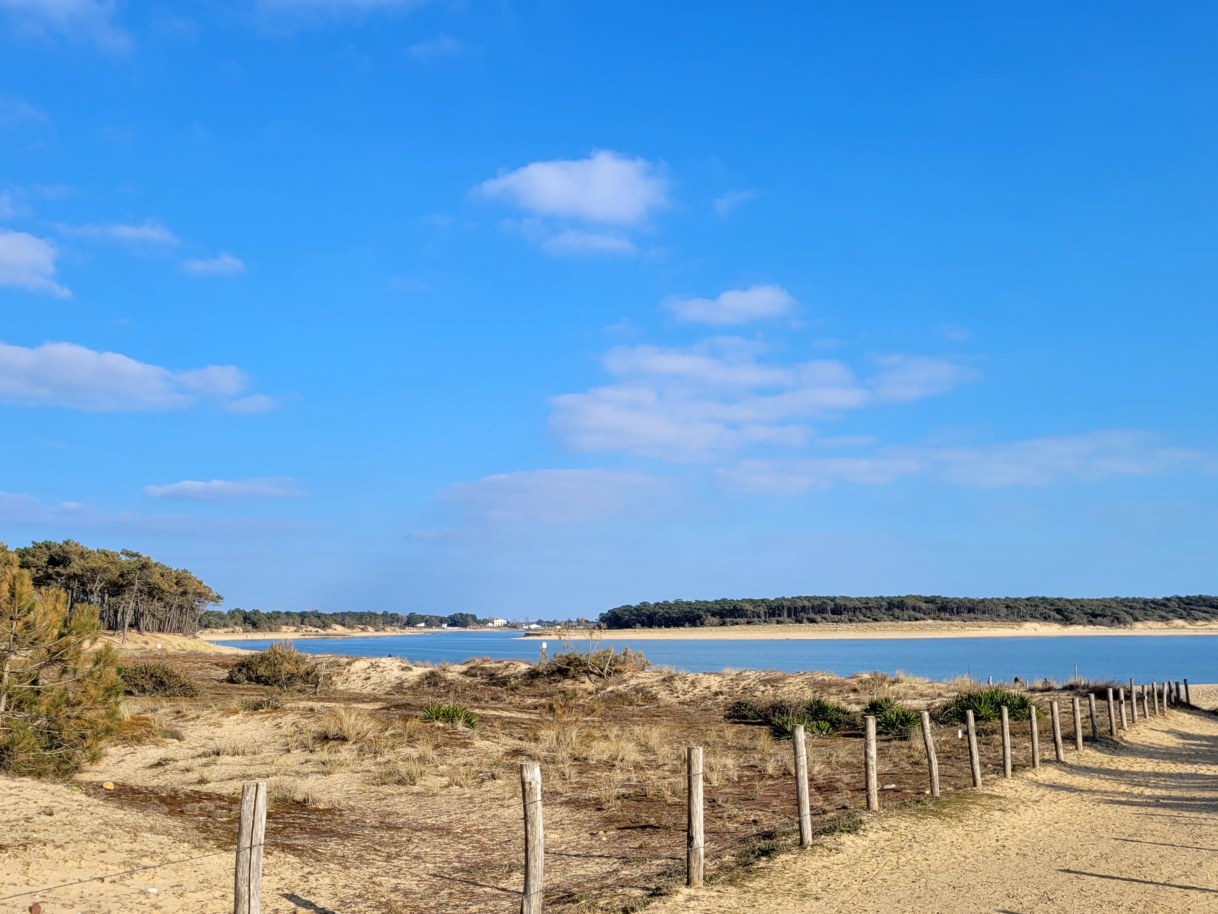 Ocean, beach, garden, quiet, ports. 2 pers.