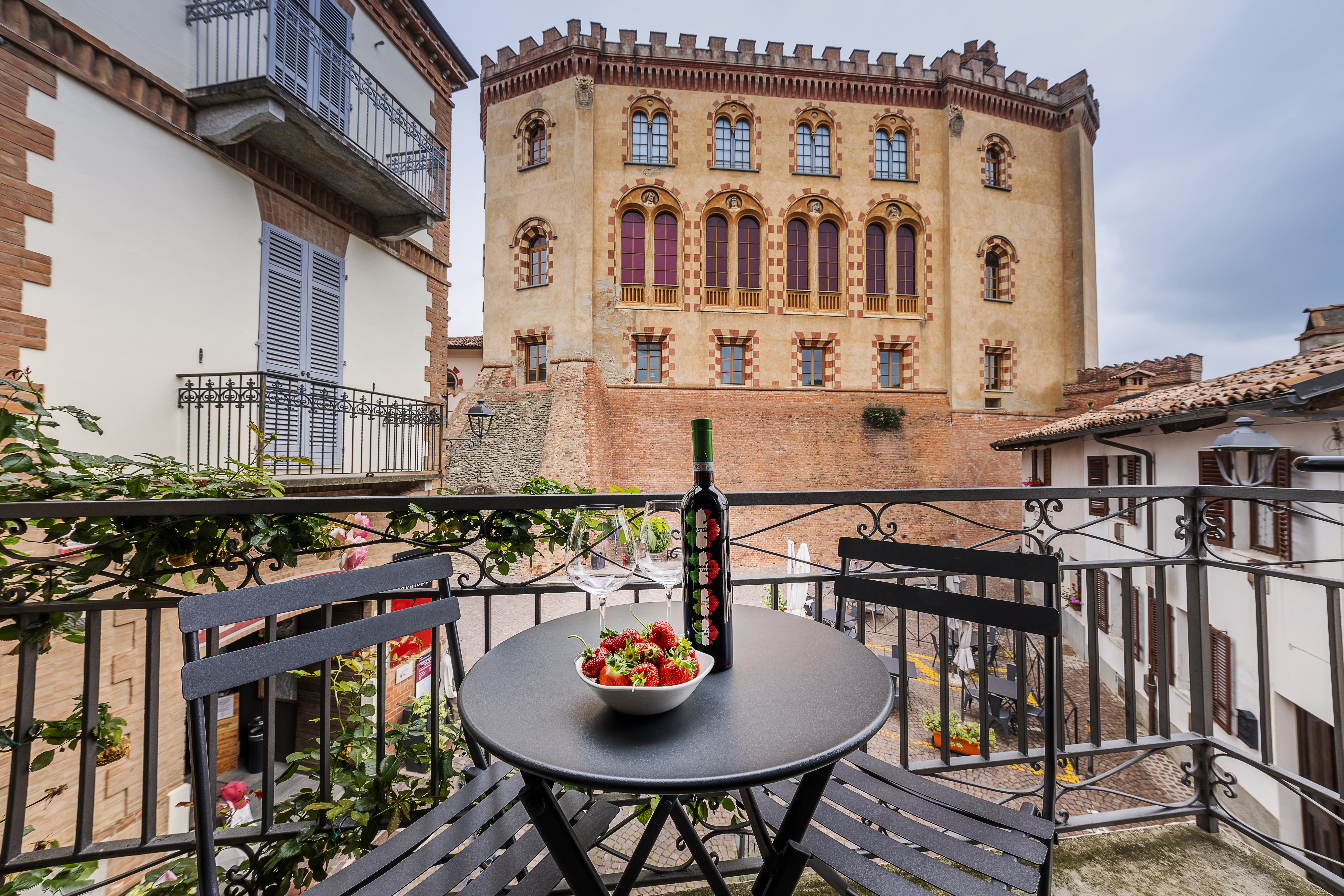 CasaCastello Barolo: Entire palace 3 bedrooms