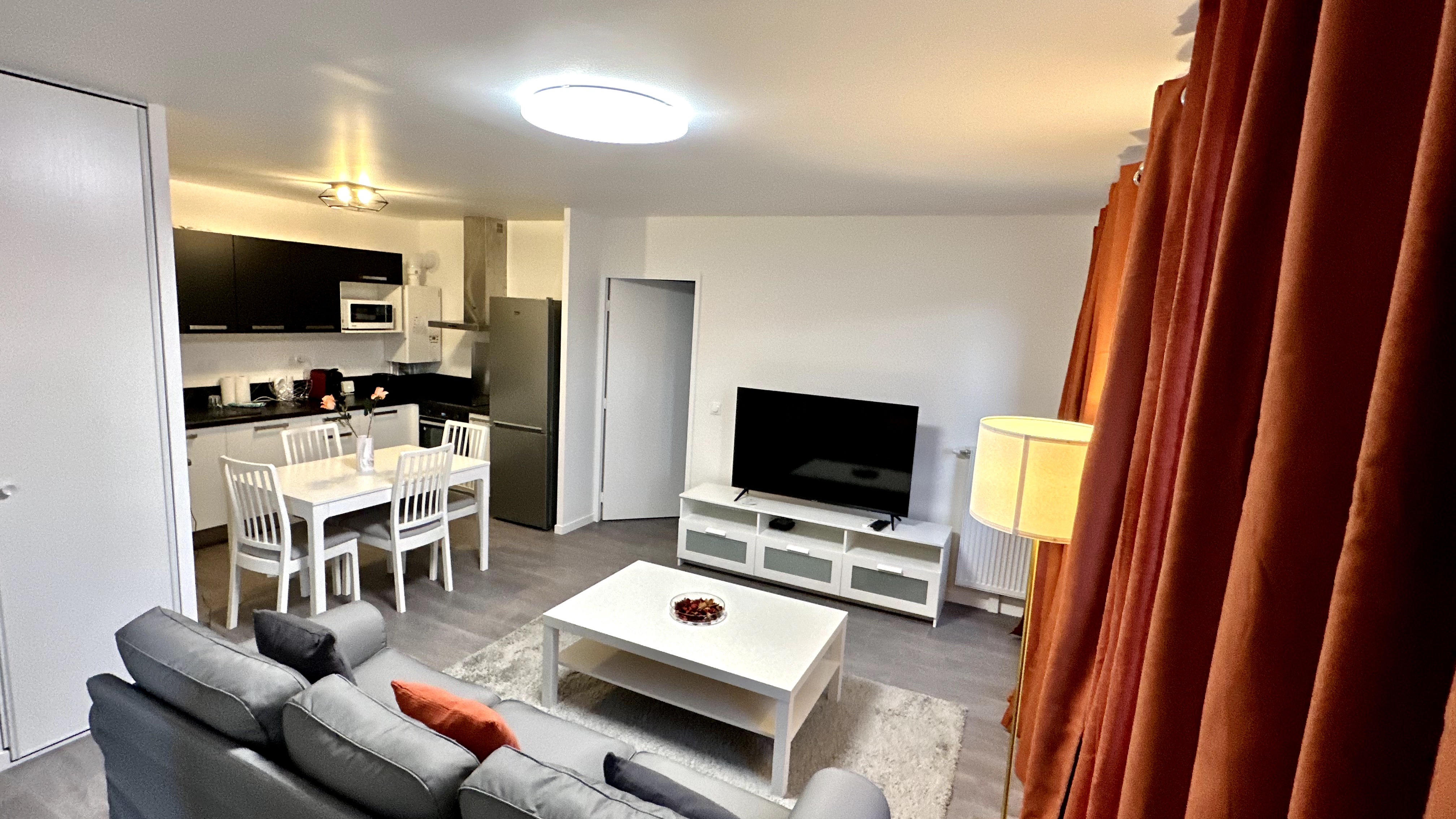 Cozy Apartment - Residential Quarter