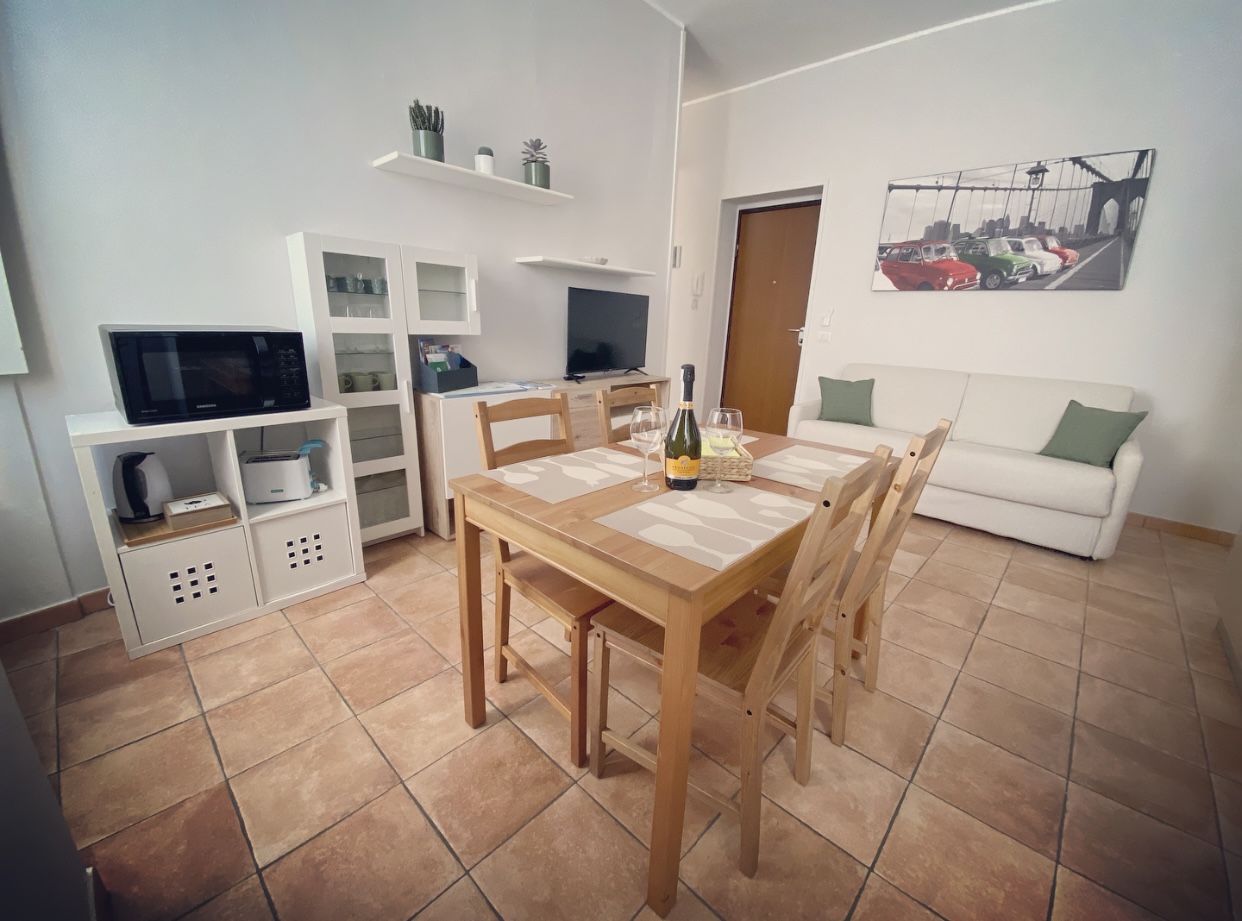 Charming vacation apartment downtown Verbania