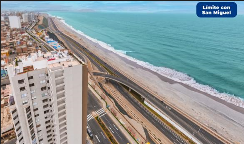 Apartment overlooking  the ocean